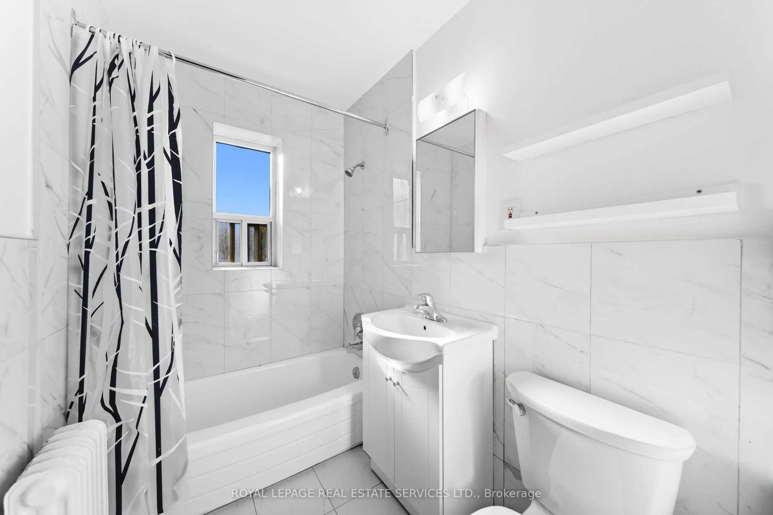 167 Stephen Drive, #207