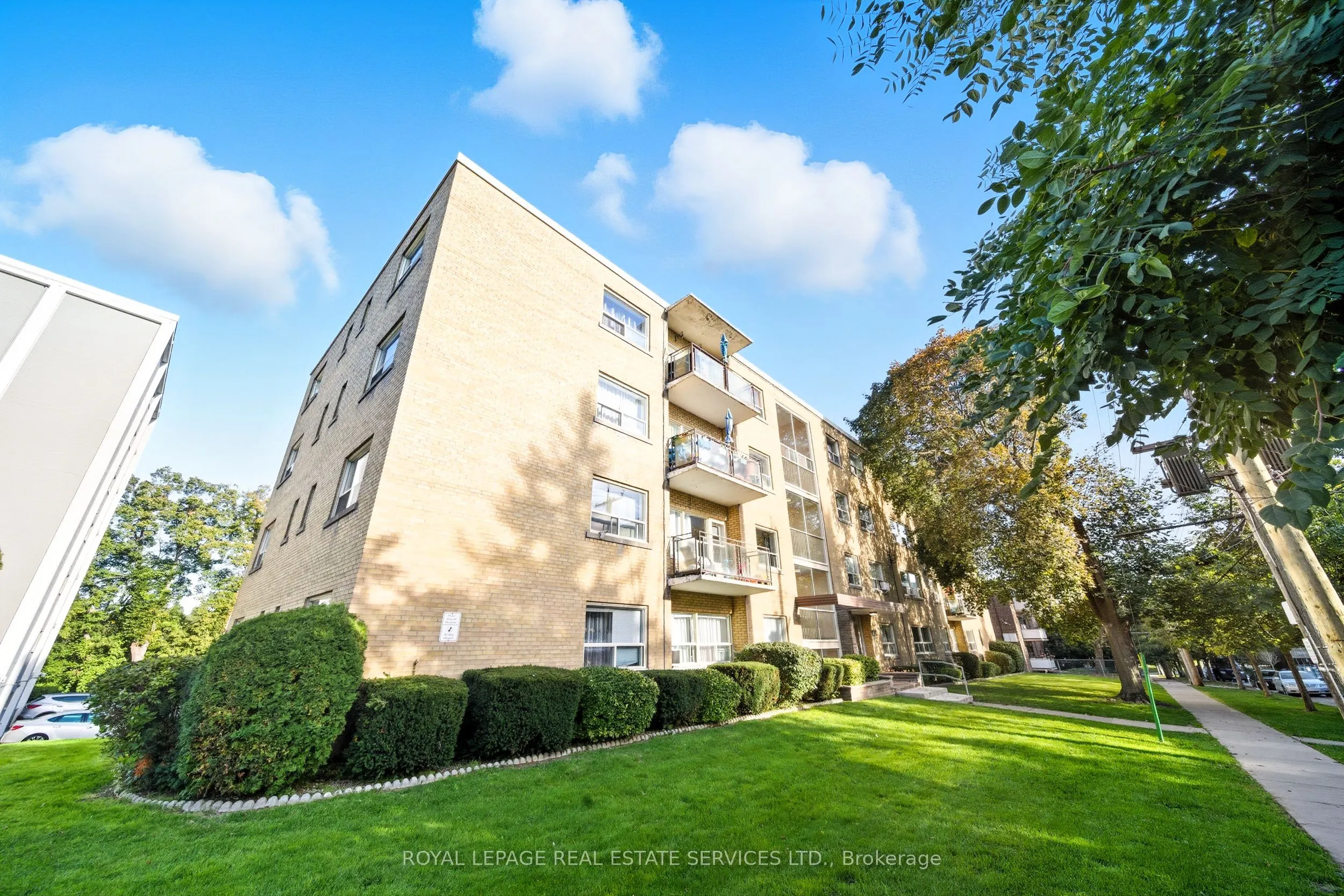 167 Stephen Drive, #207