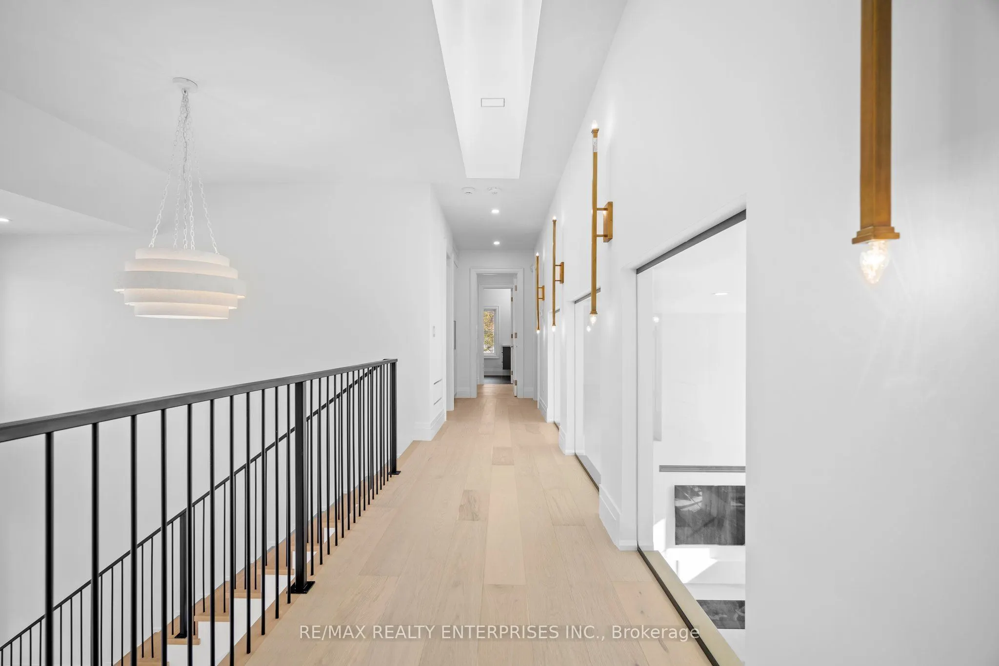 1322 Minaki Road
