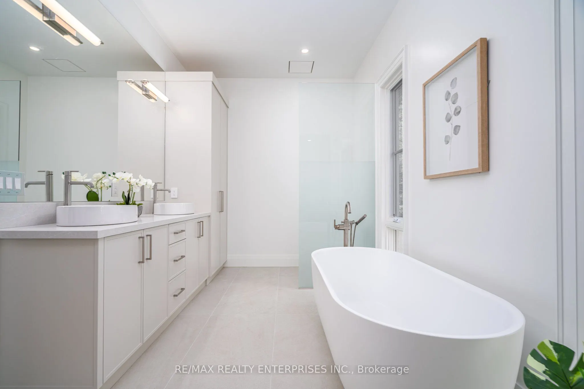 1322 Minaki Road