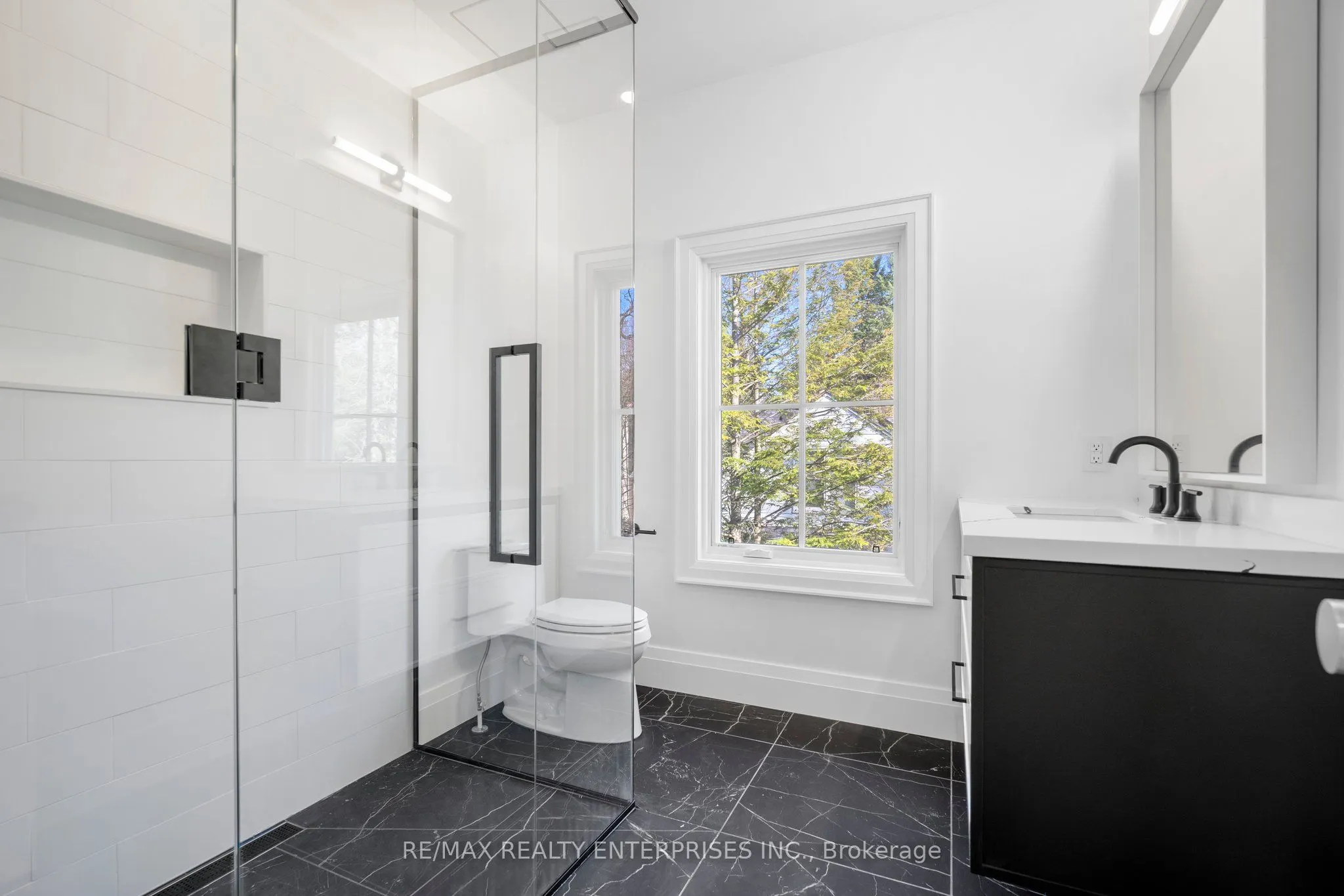 1322 Minaki Road