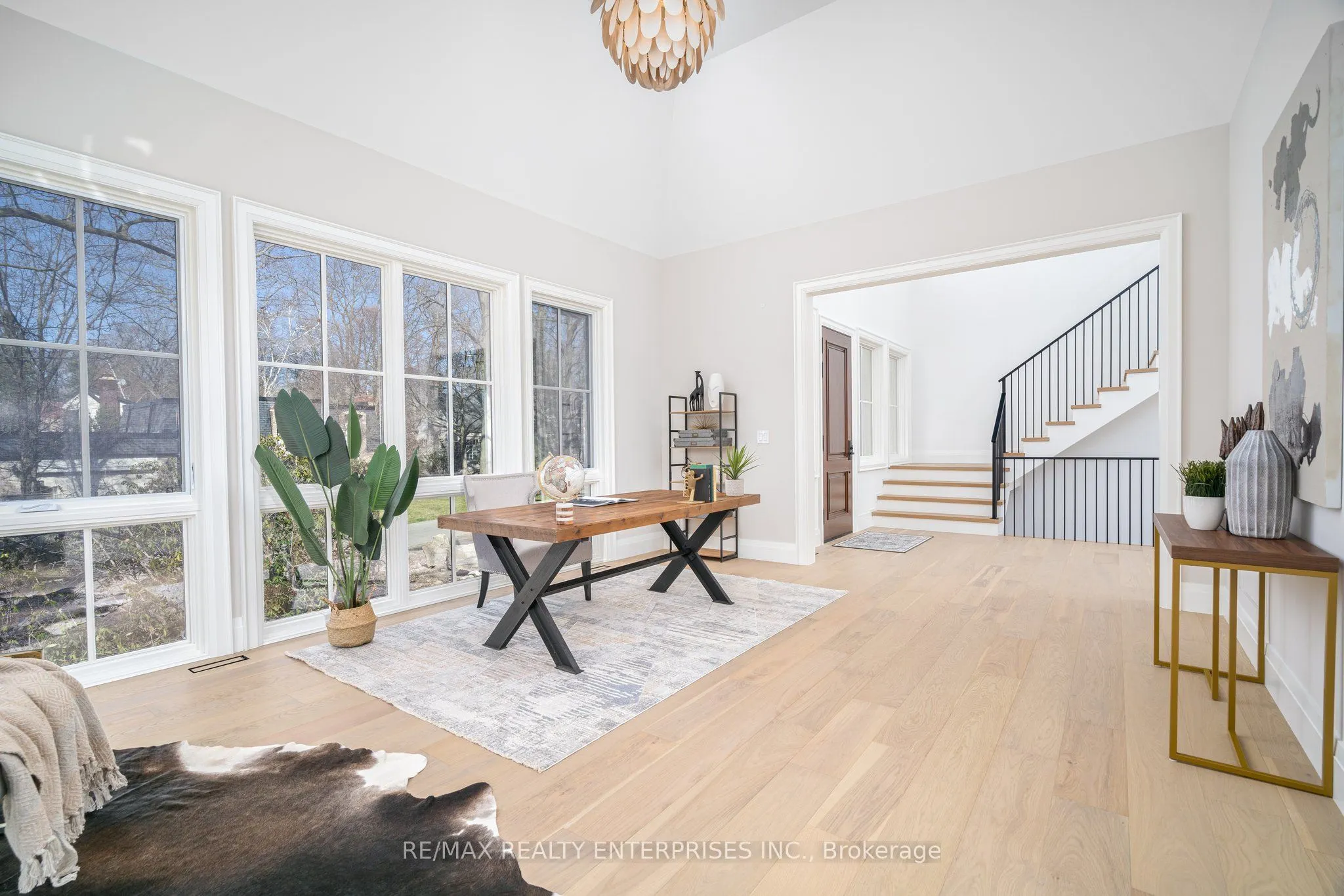 1322 Minaki Road