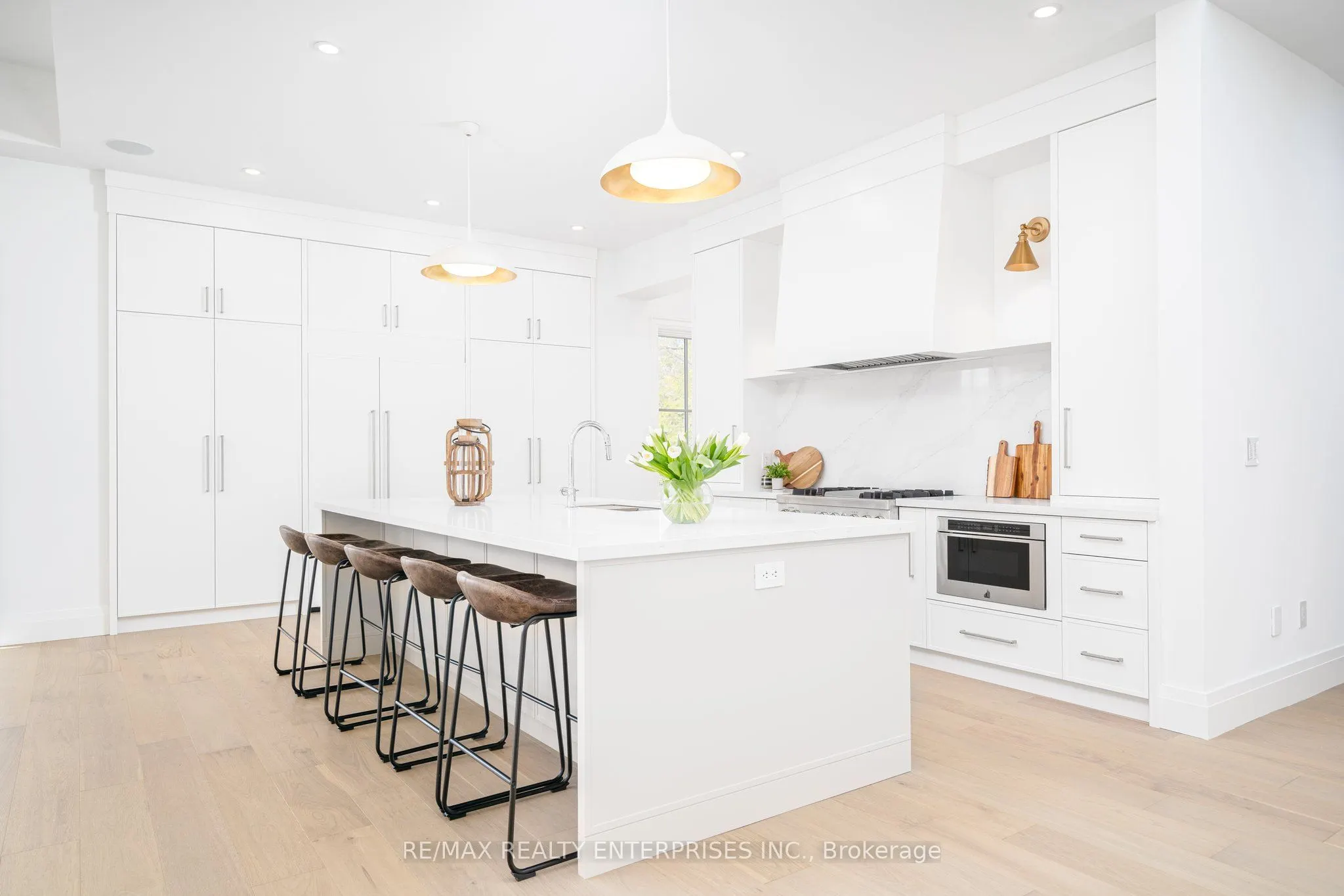 1322 Minaki Road