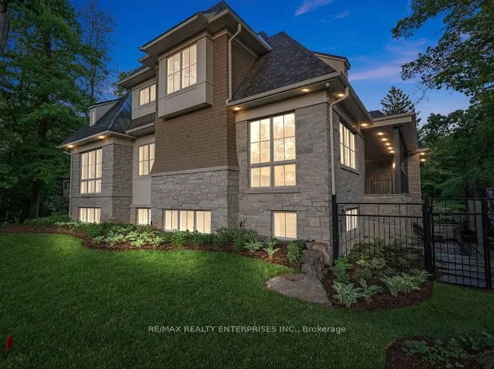 1322 Minaki Road