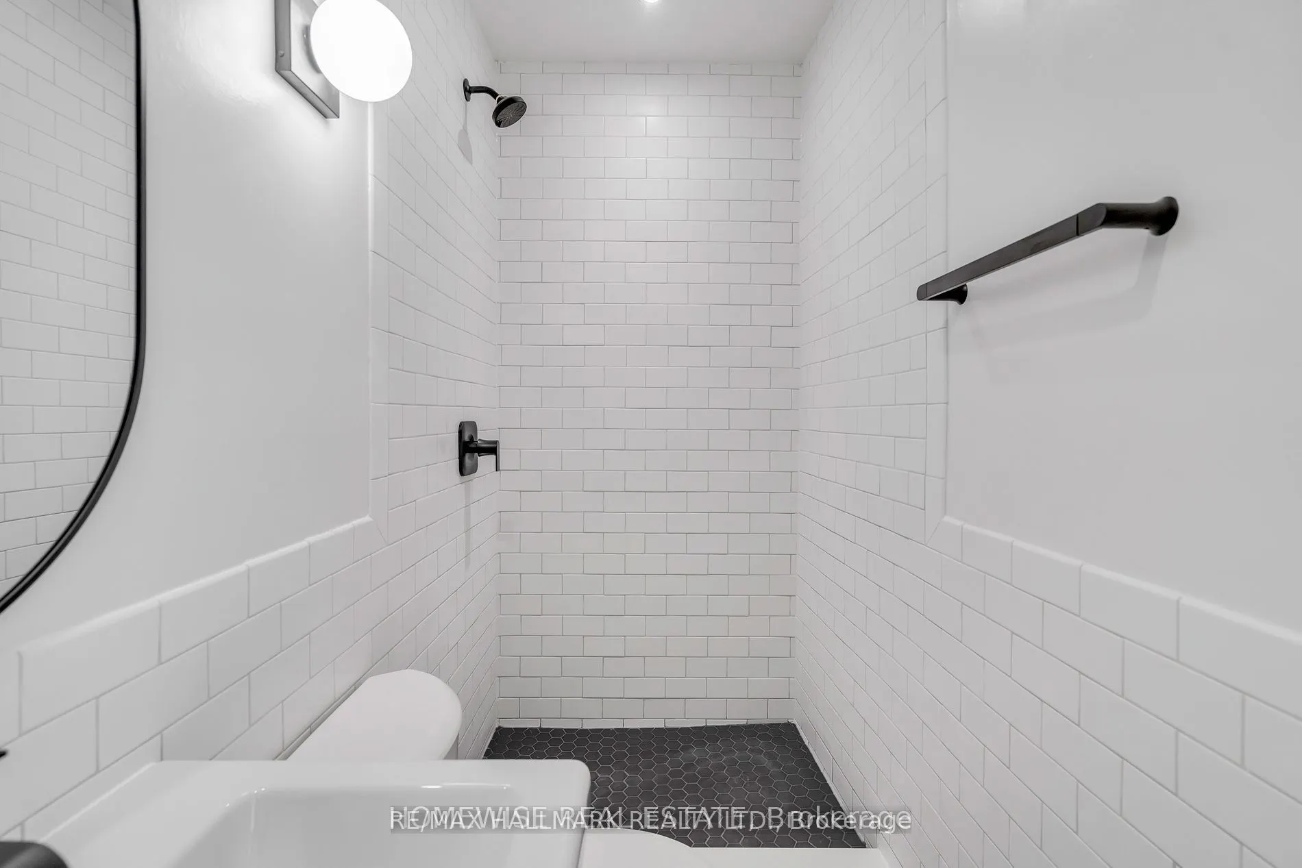 1542 King Street W, #1