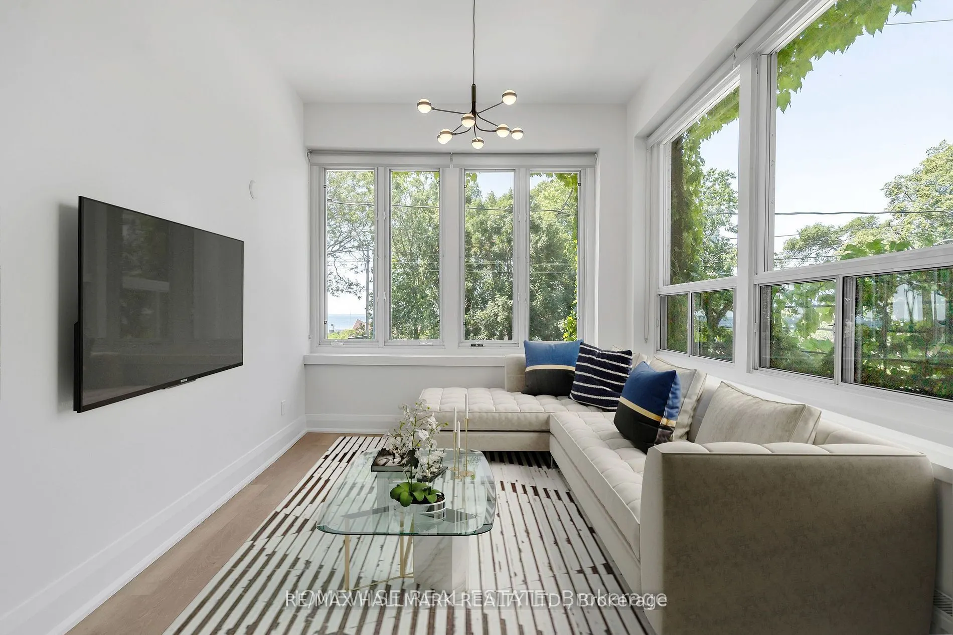 1542 King Street W, #1