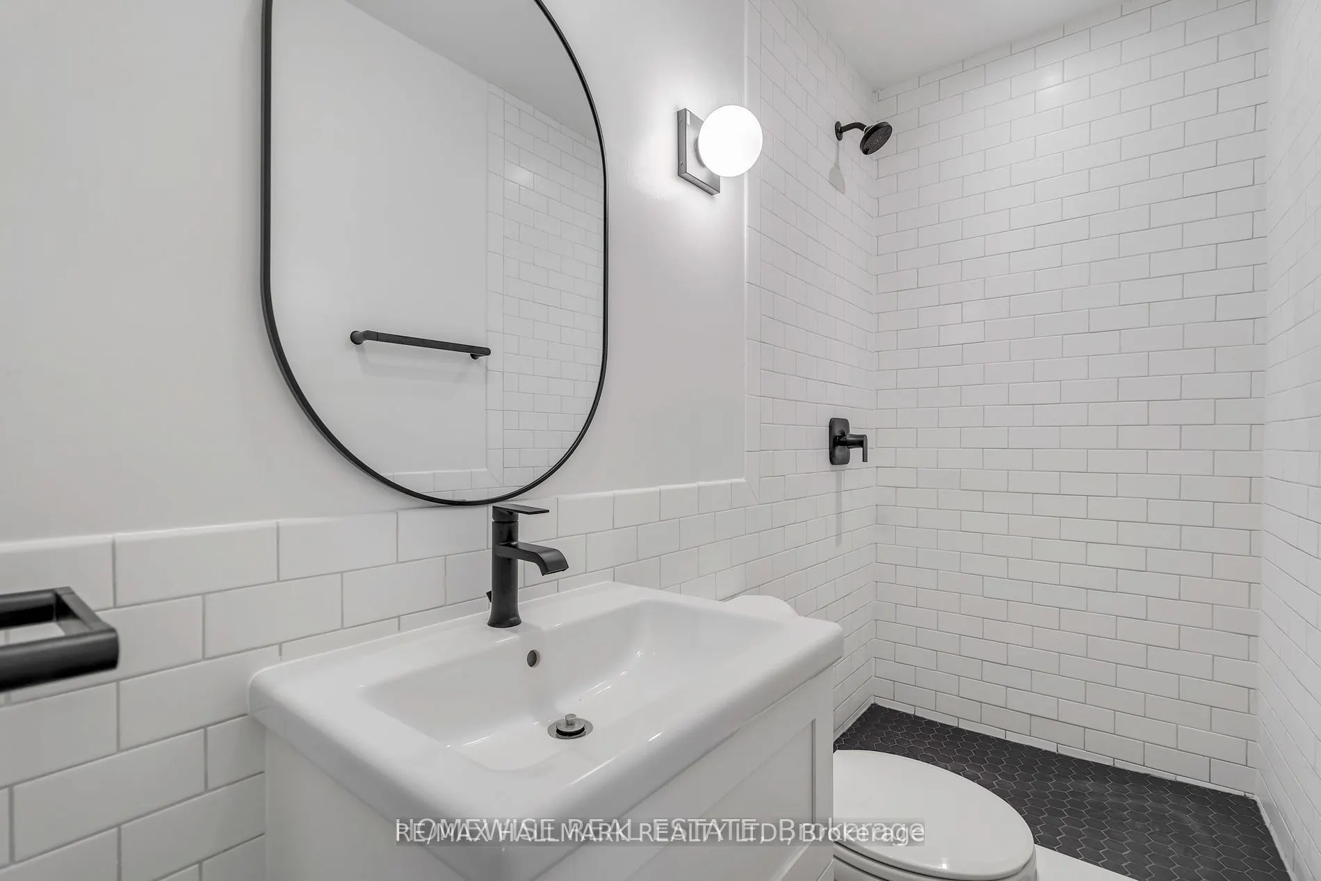 1542 King Street W, #1