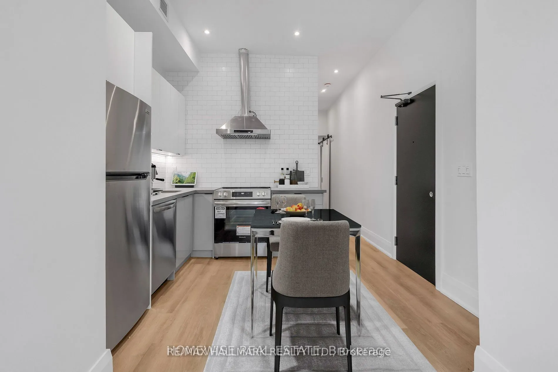 1542 King Street W, #1