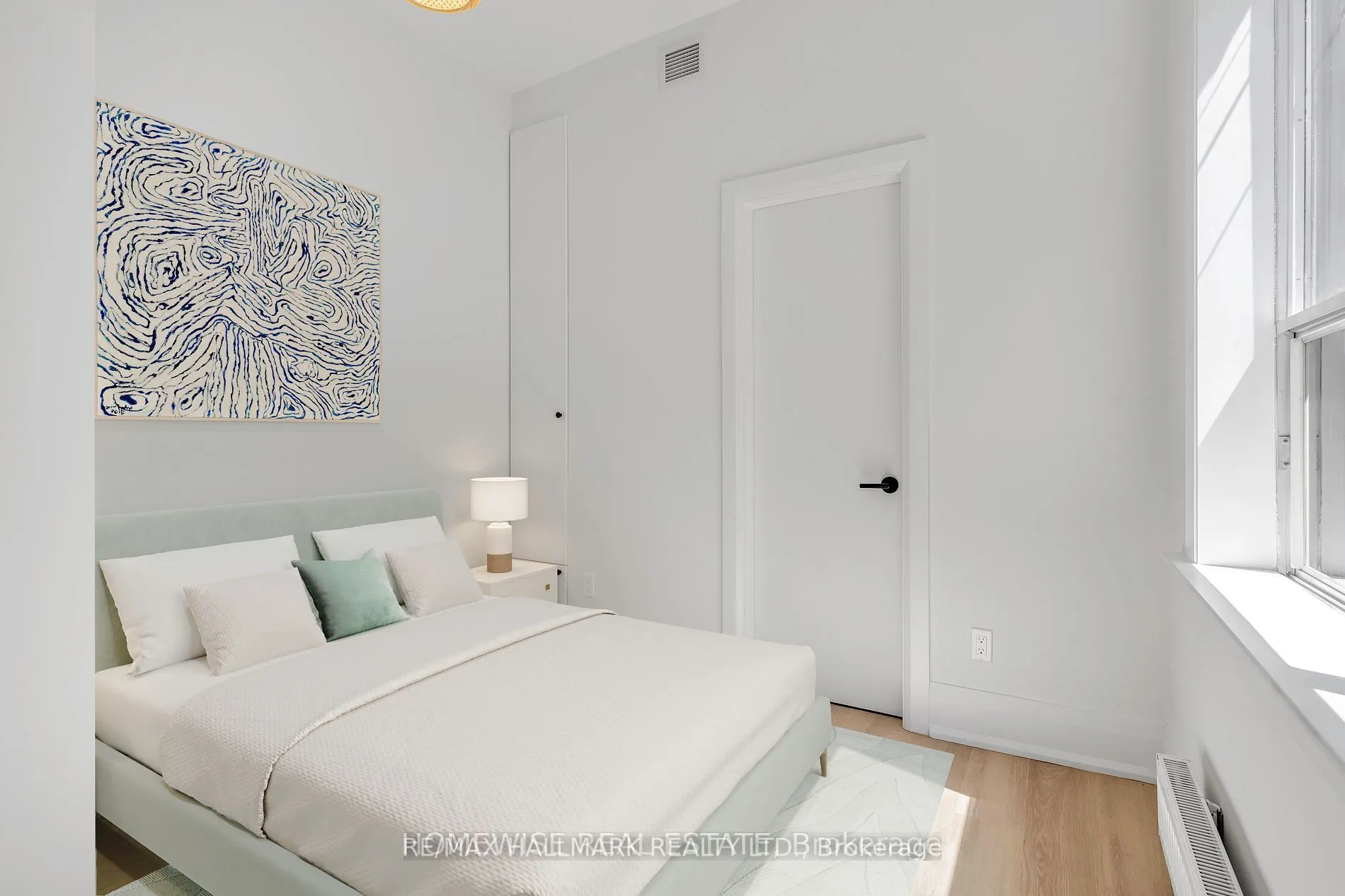 1542 King Street W, #1