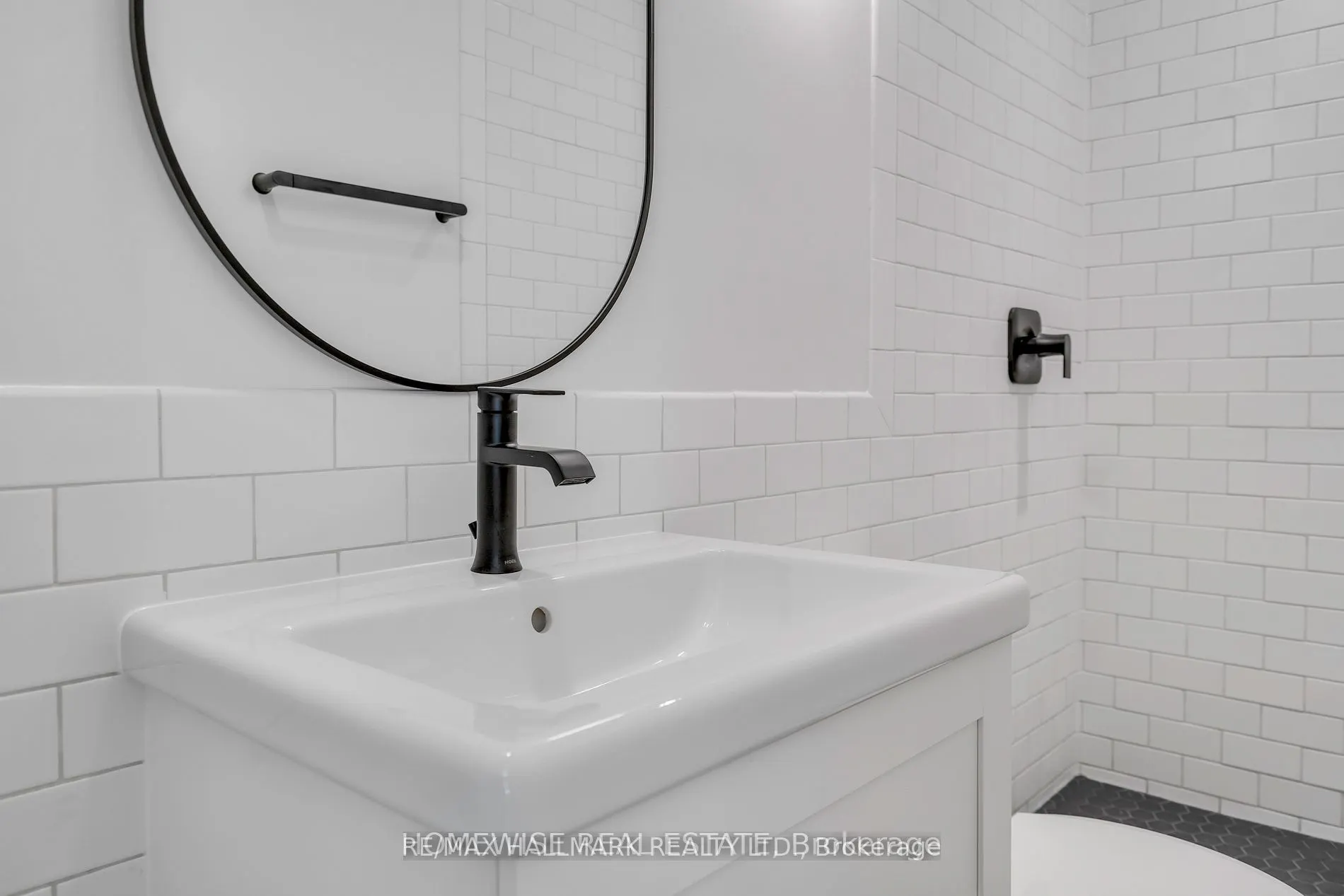 1542 King Street W, #1