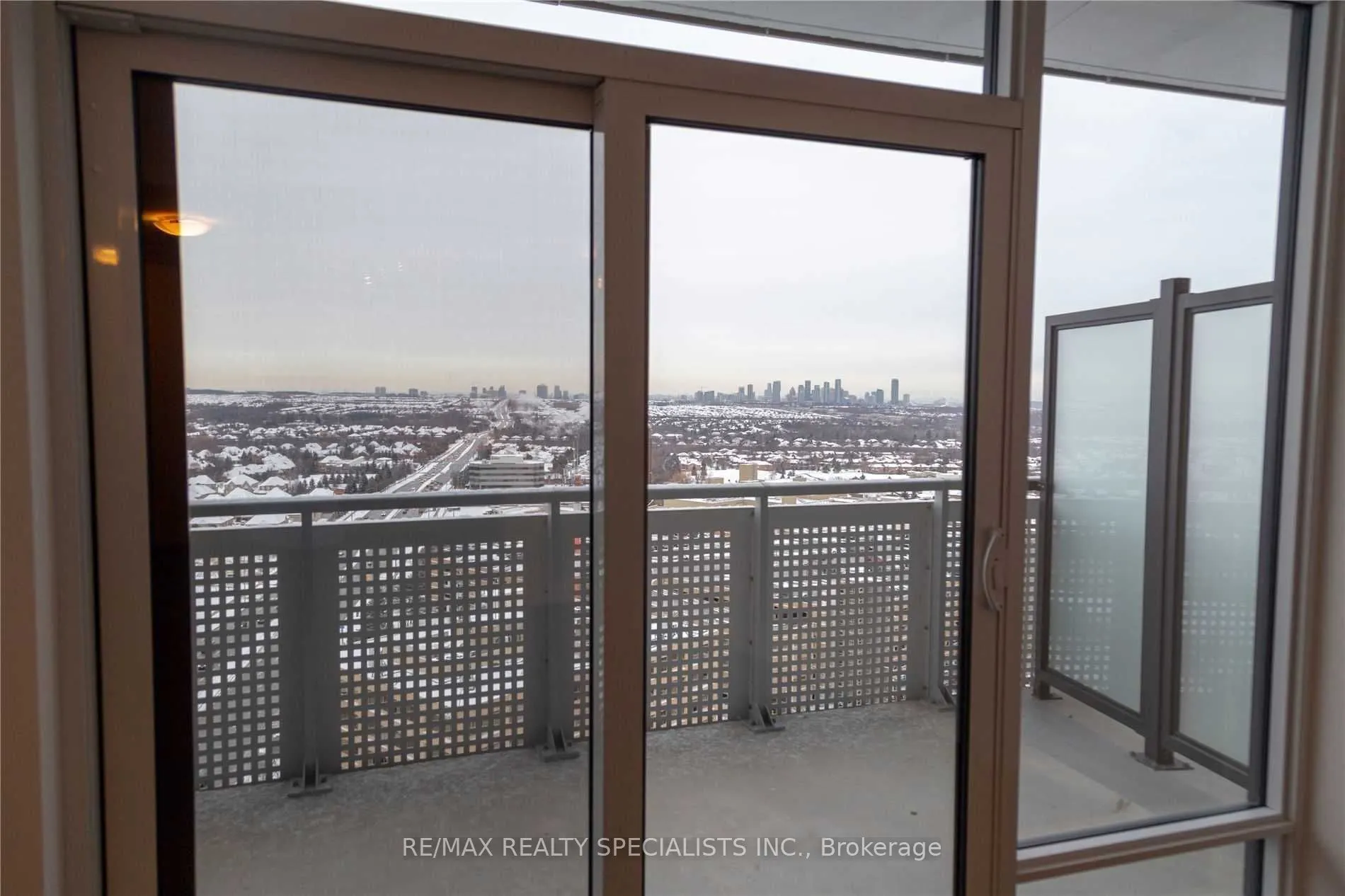 2520 Eglinton Avenue W, #1407
