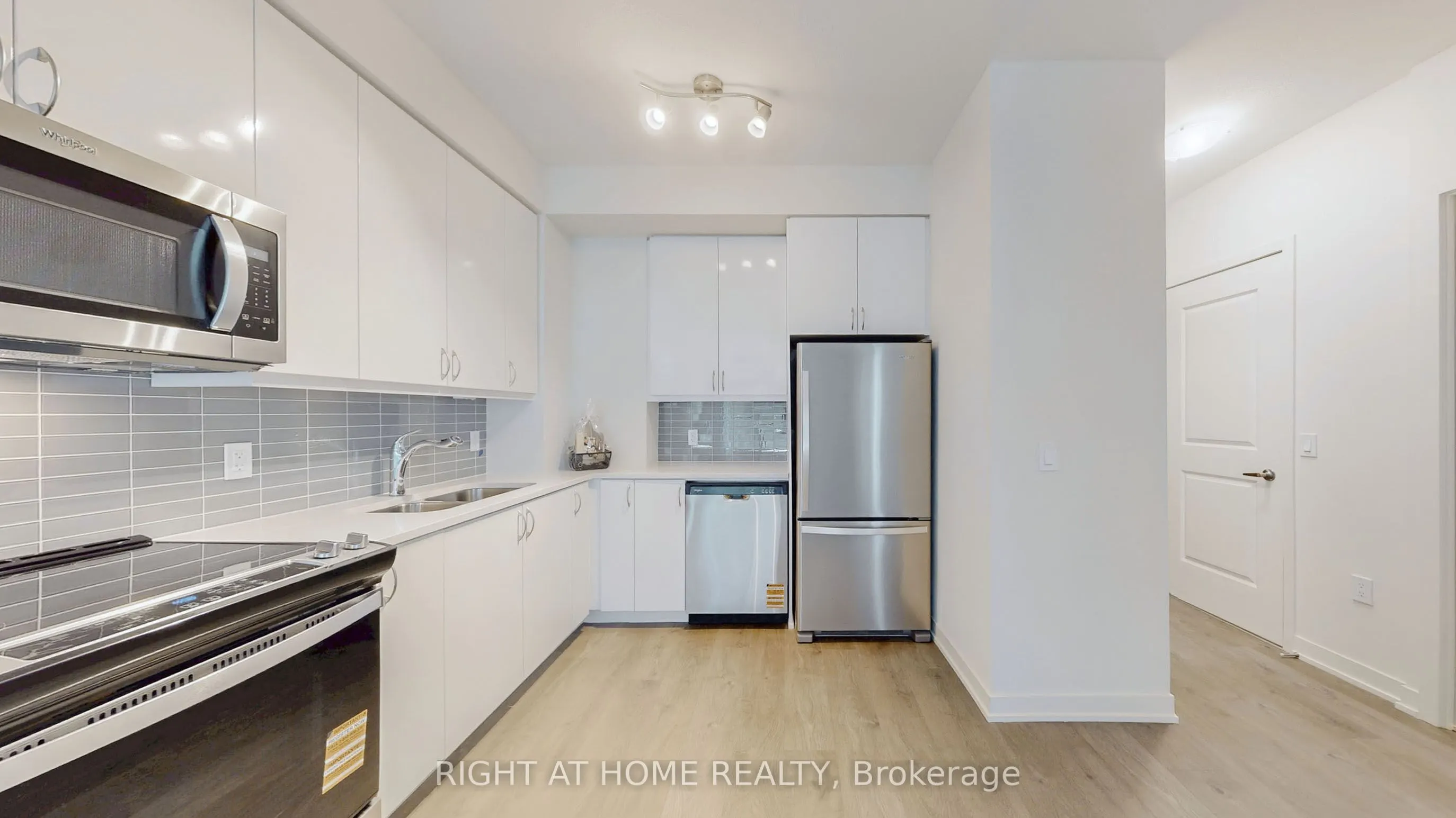 38 Annie Craig Drive, #408
