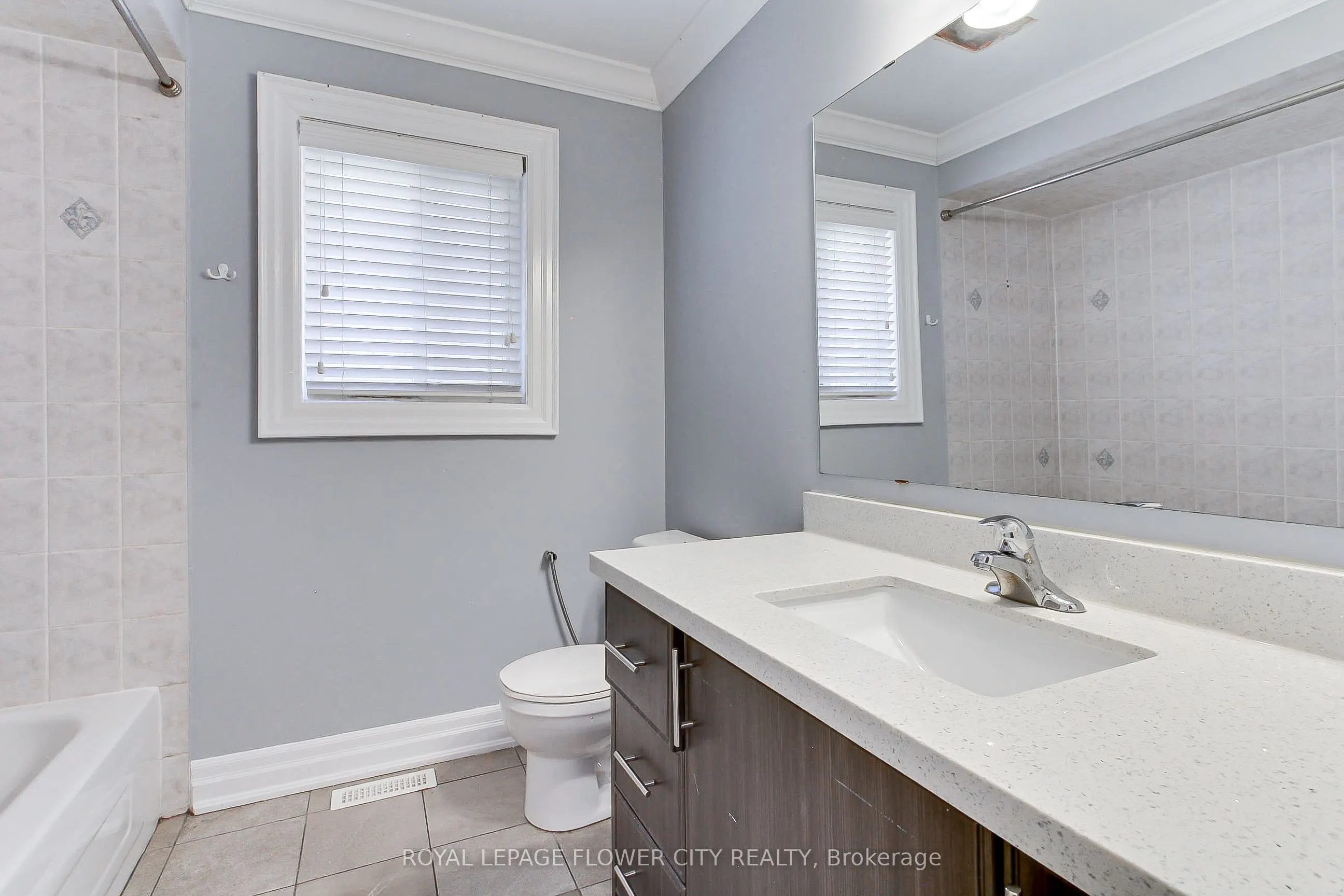 38 Milkweed Crescent, #Upper