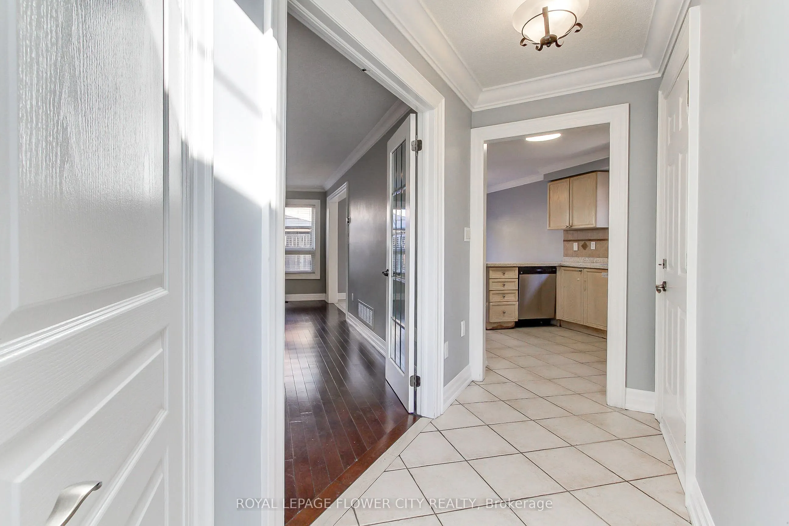 38 Milkweed Crescent, #Upper