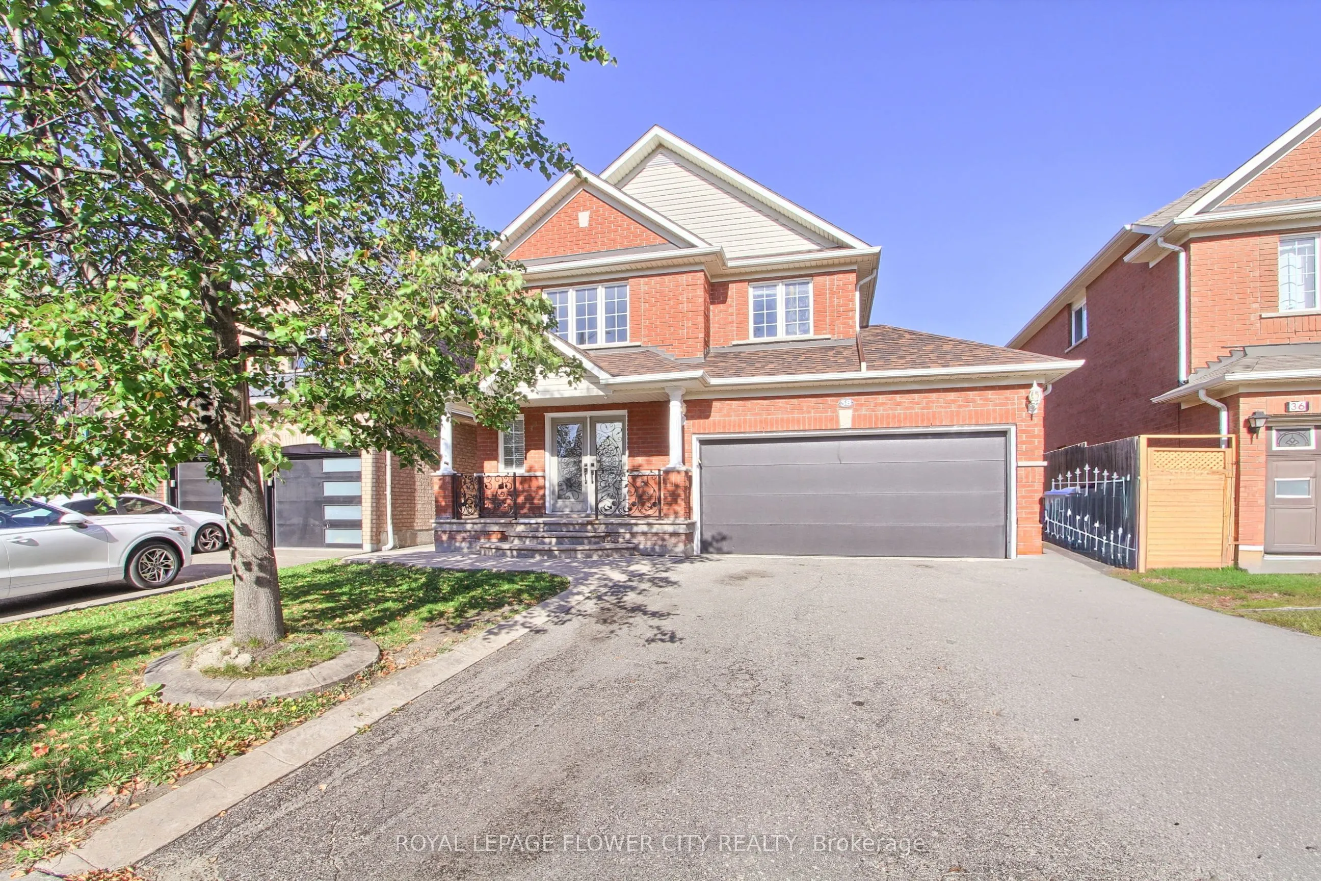 38 Milkweed Crescent, #Upper