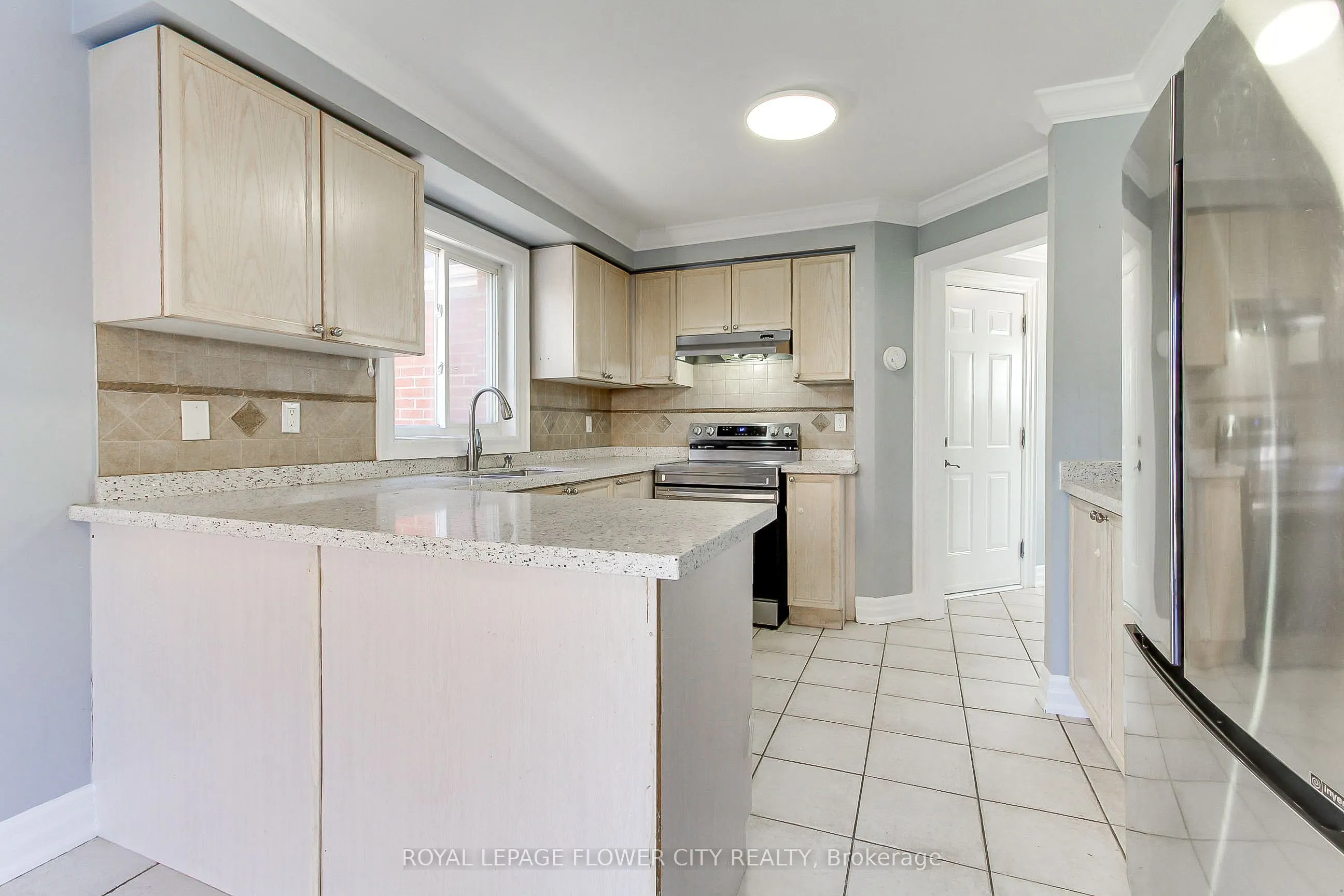 38 Milkweed Crescent, #Upper
