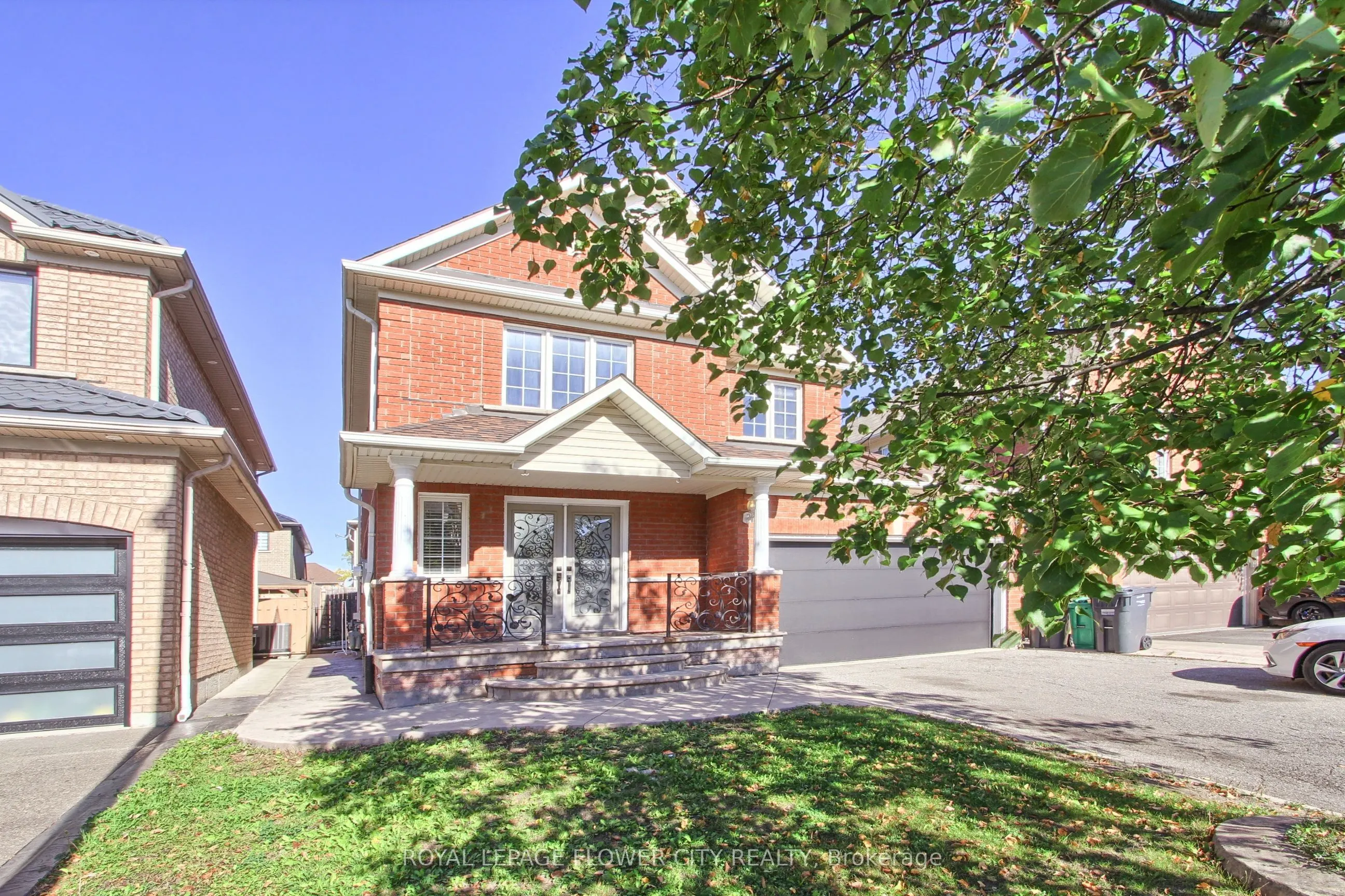38 Milkweed Crescent, #Upper