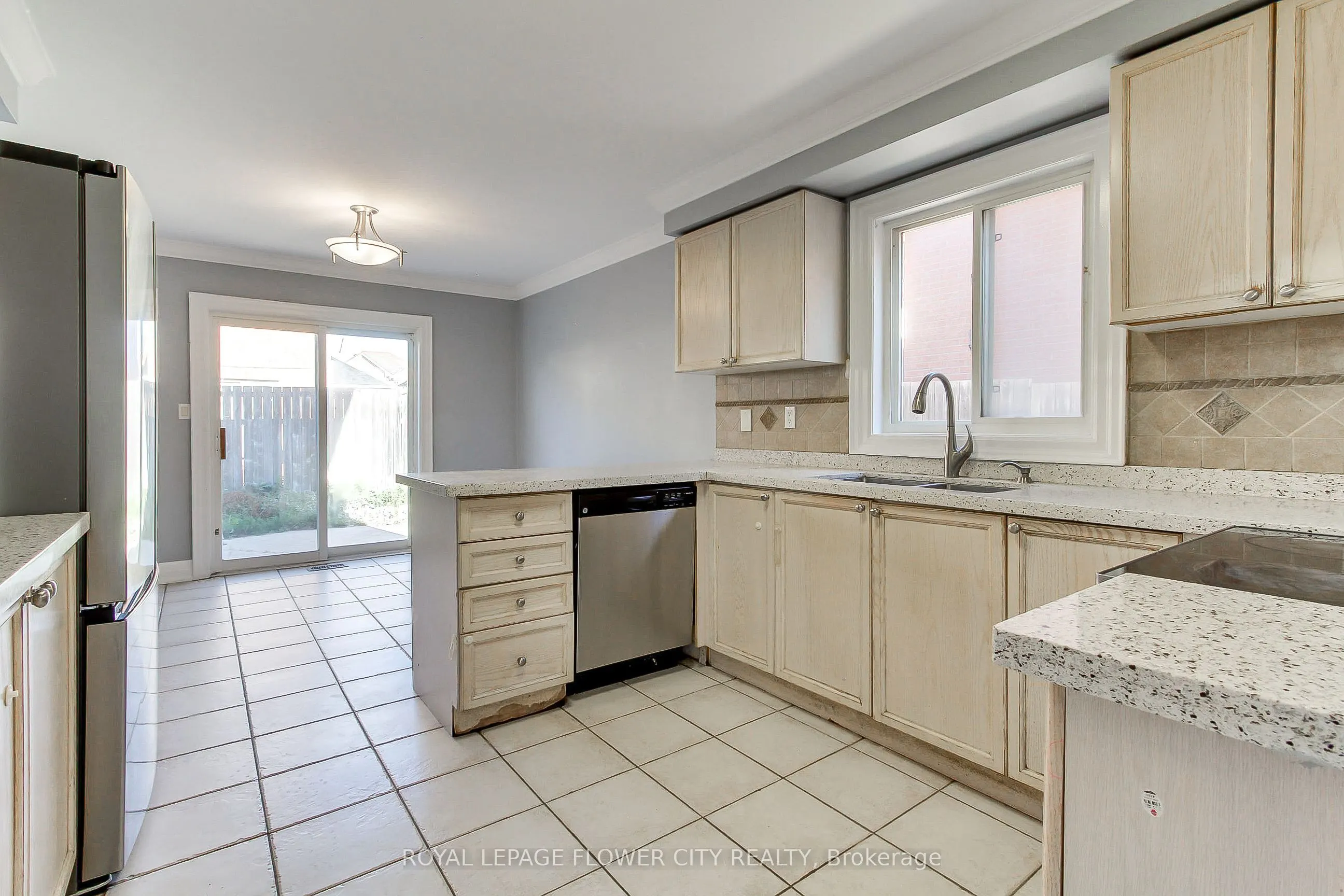 38 Milkweed Crescent, #Upper
