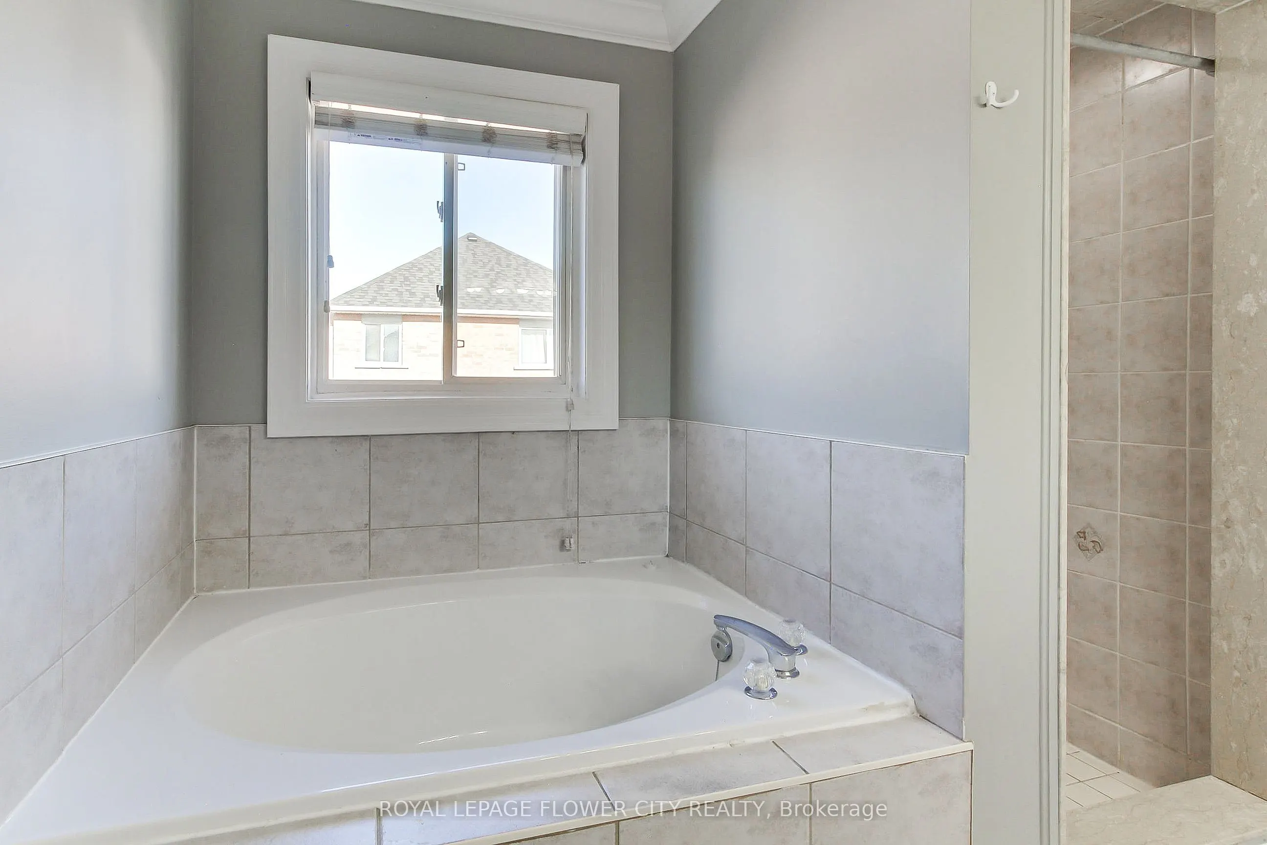 38 Milkweed Crescent, #Upper