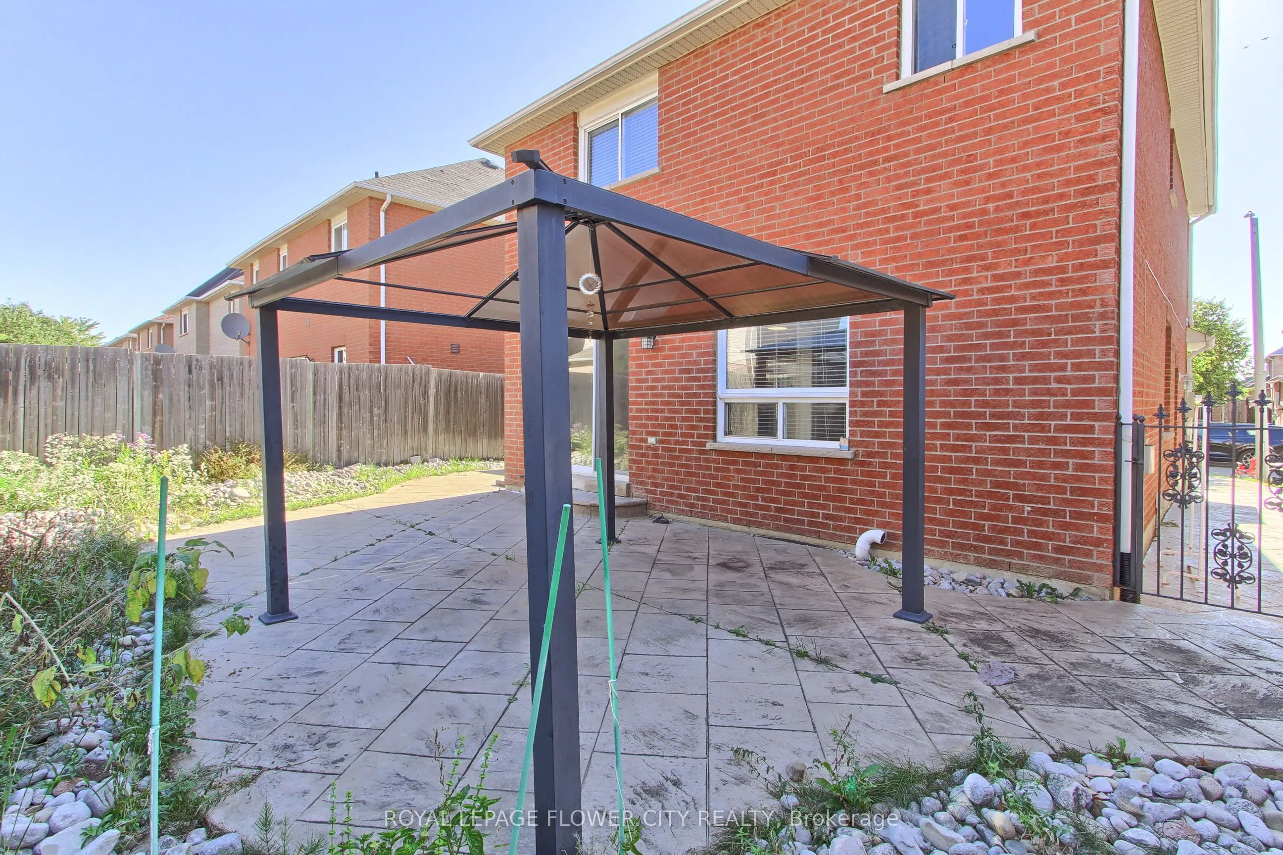 38 Milkweed Crescent, #Upper
