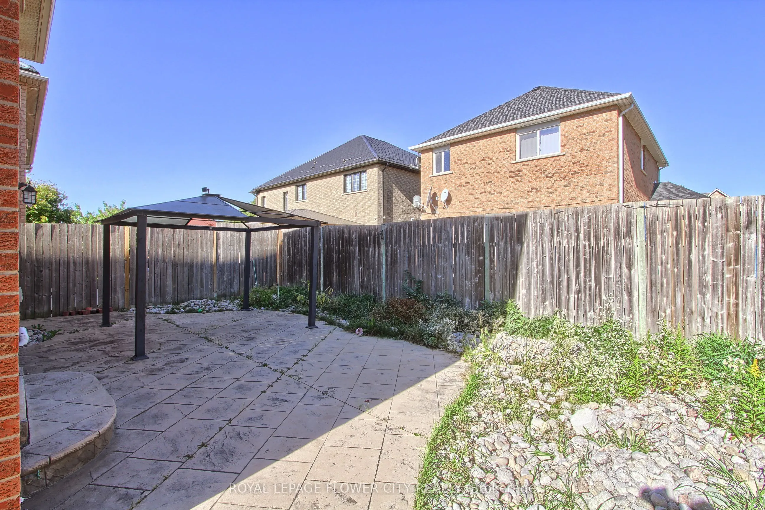 38 Milkweed Crescent, #Upper