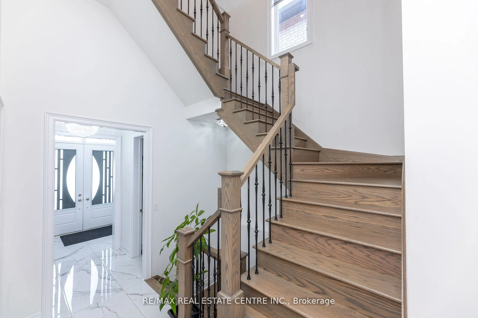 3422 Post Road N