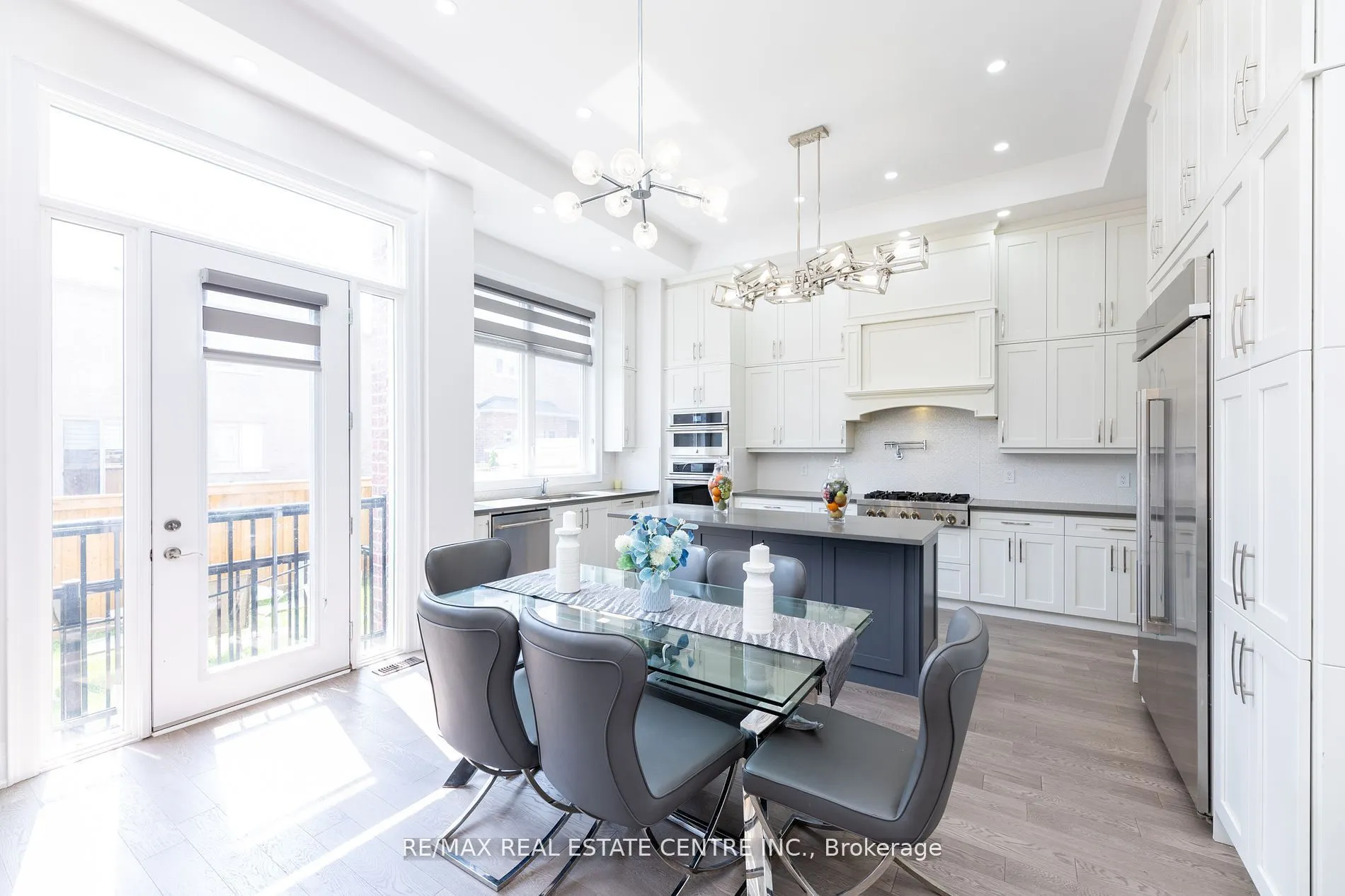 3422 Post Road N