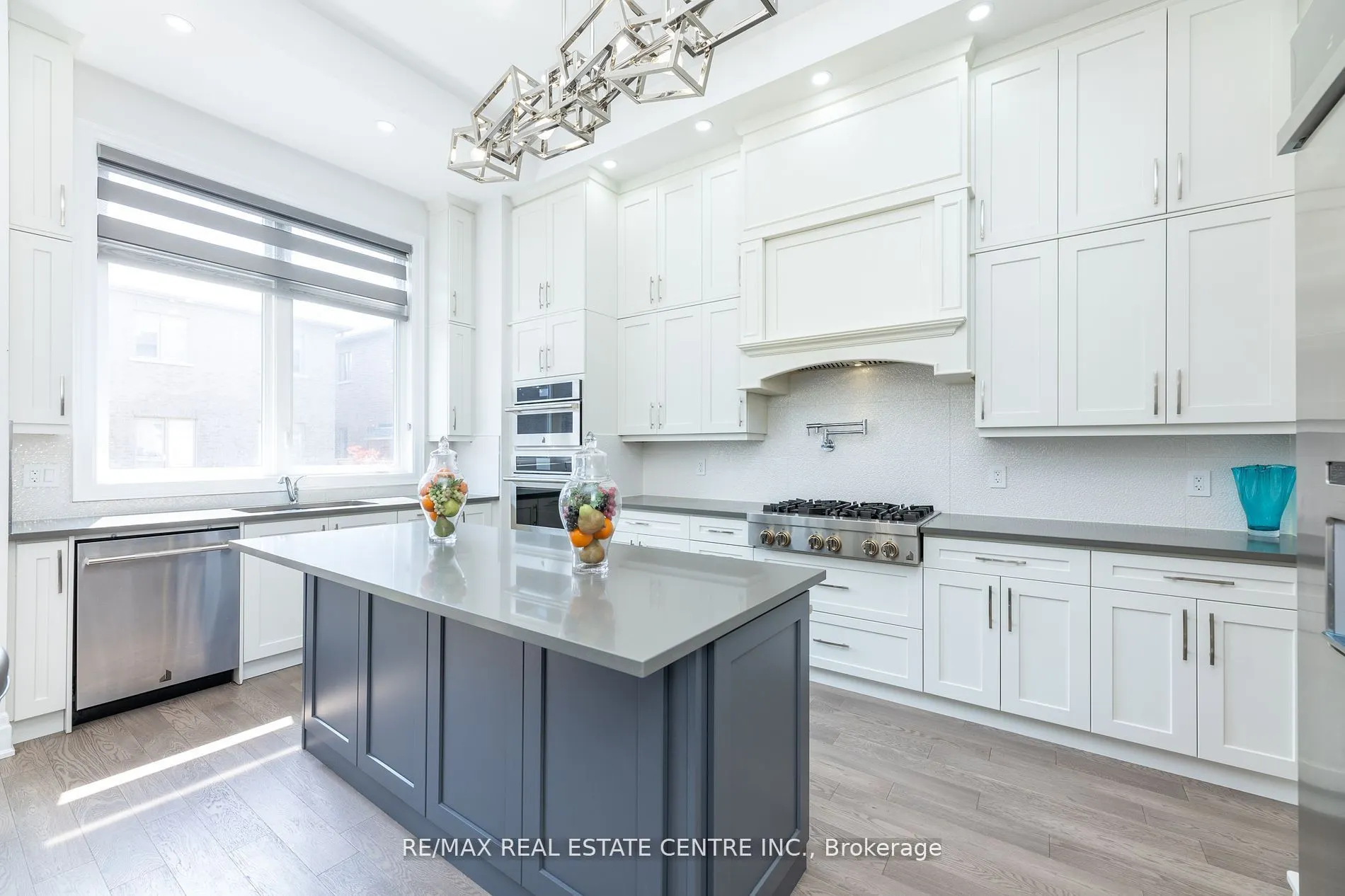 3422 Post Road N