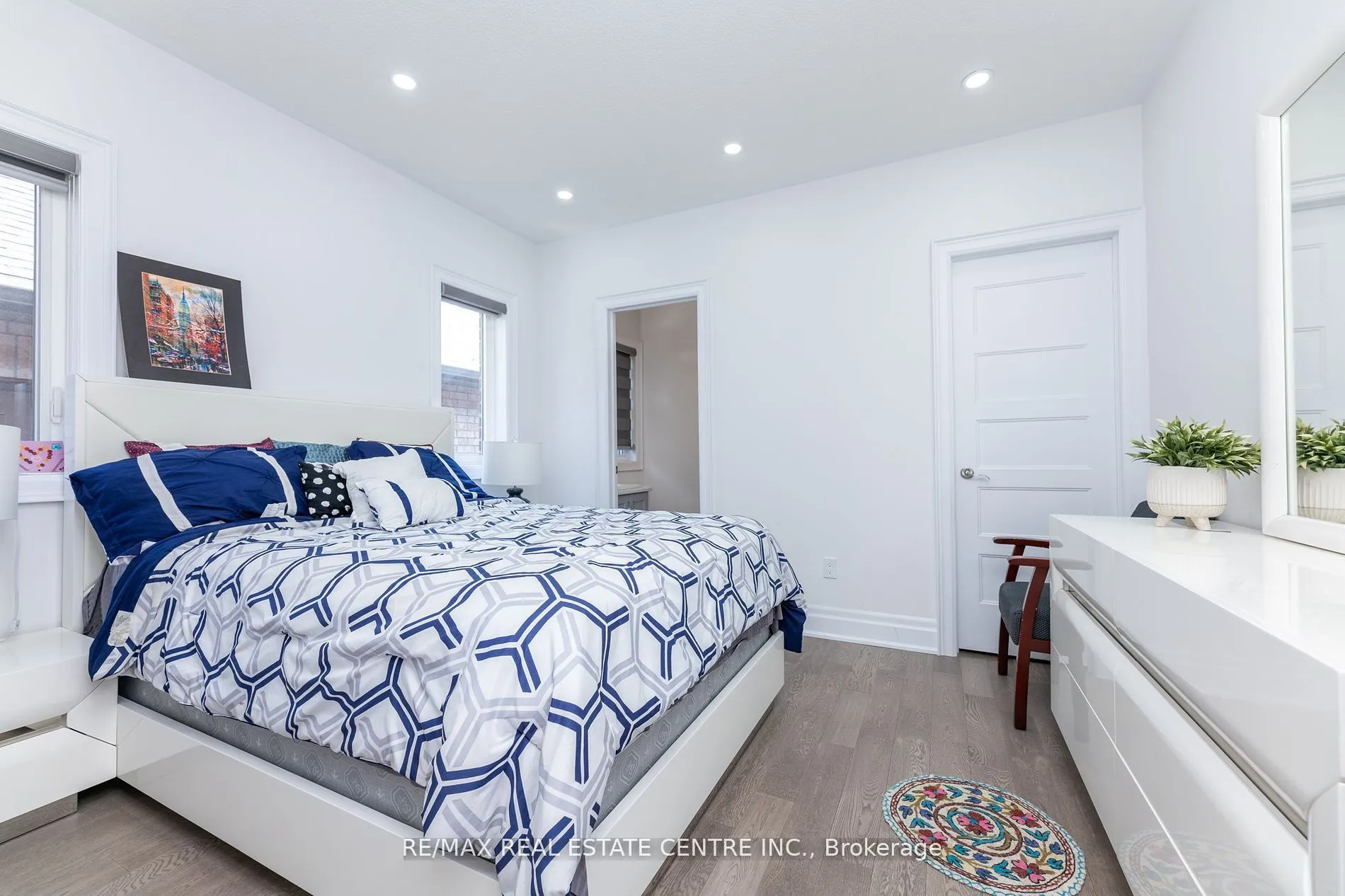 3422 Post Road N