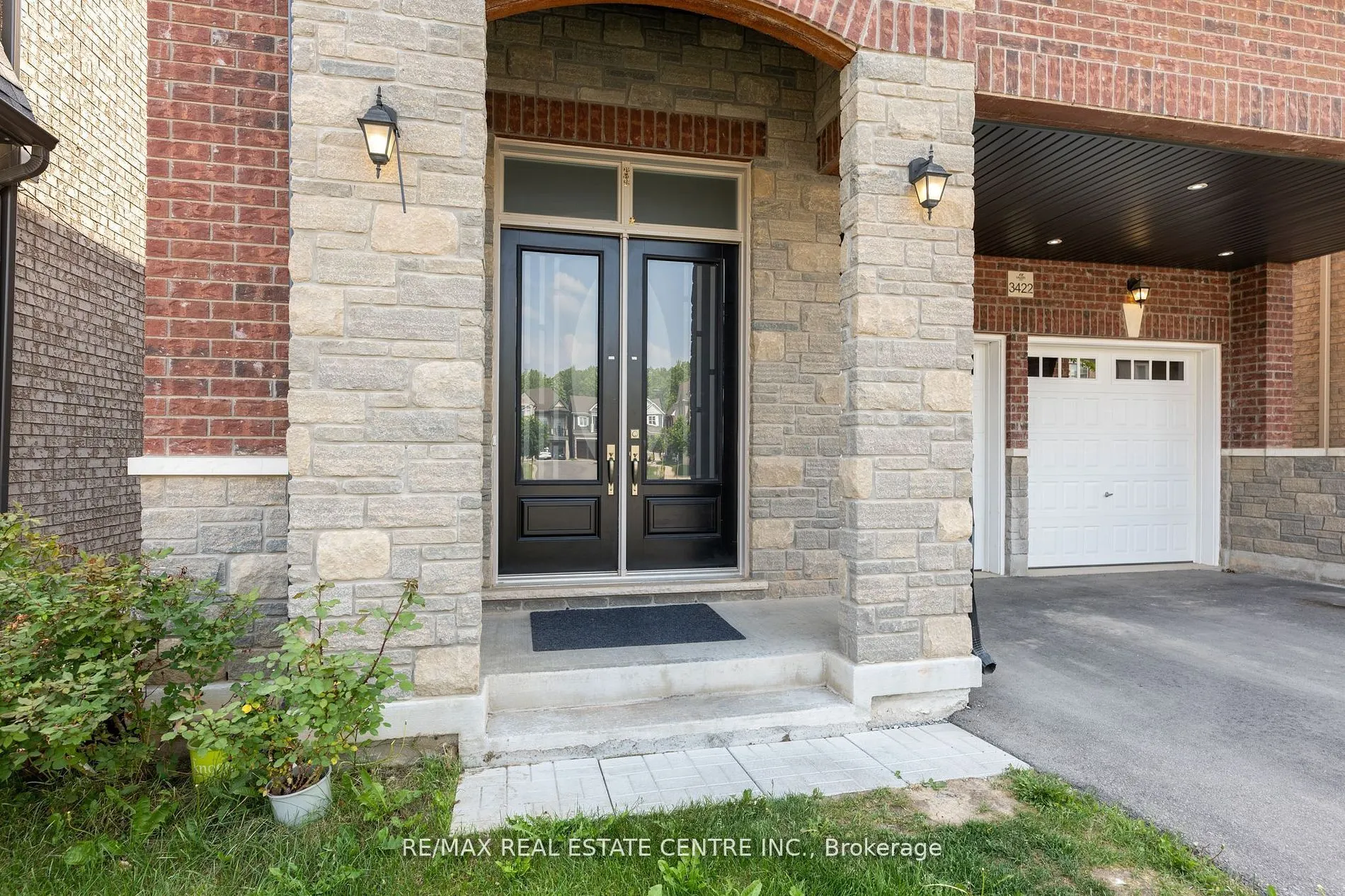 3422 Post Road N