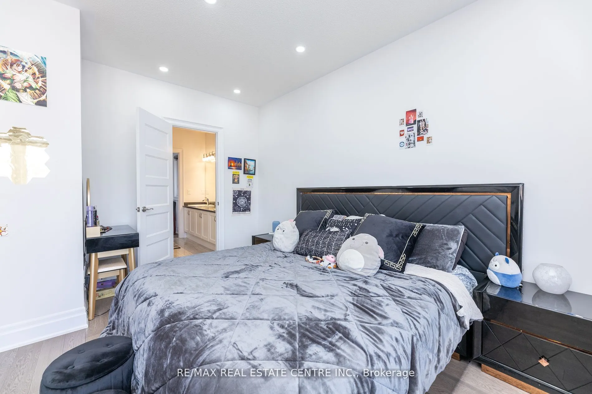3422 Post Road N