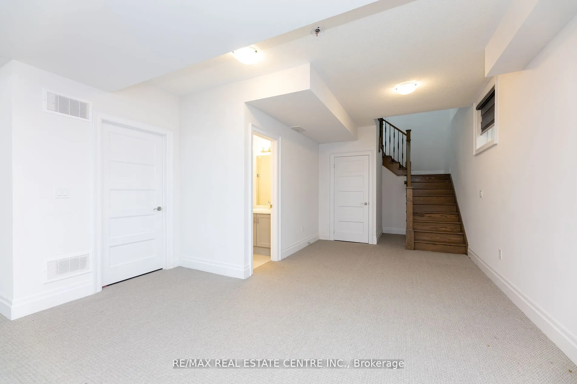 3422 Post Road N