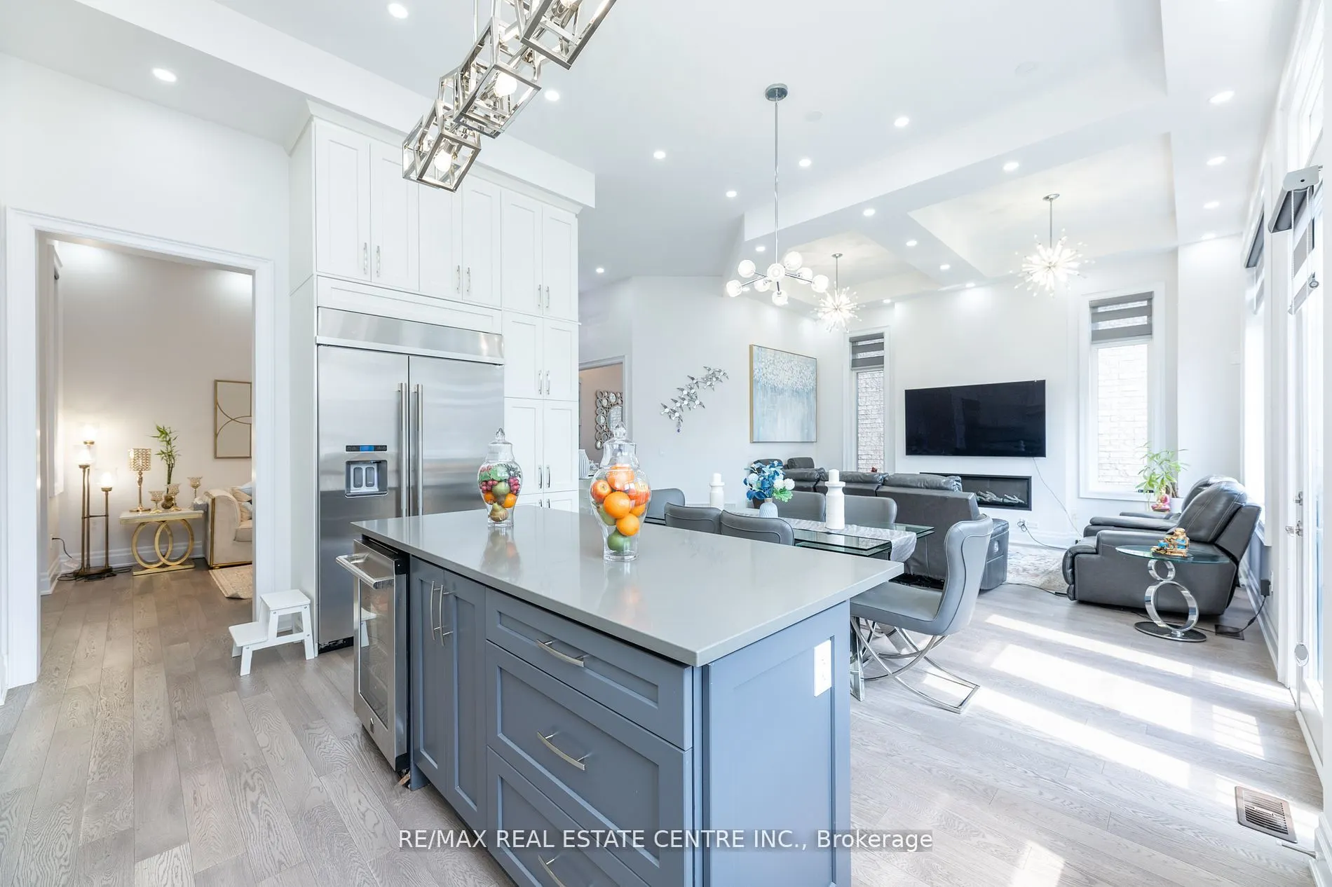3422 Post Road N