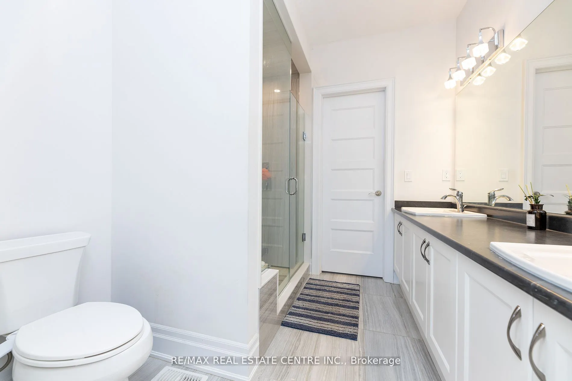 3422 Post Road N