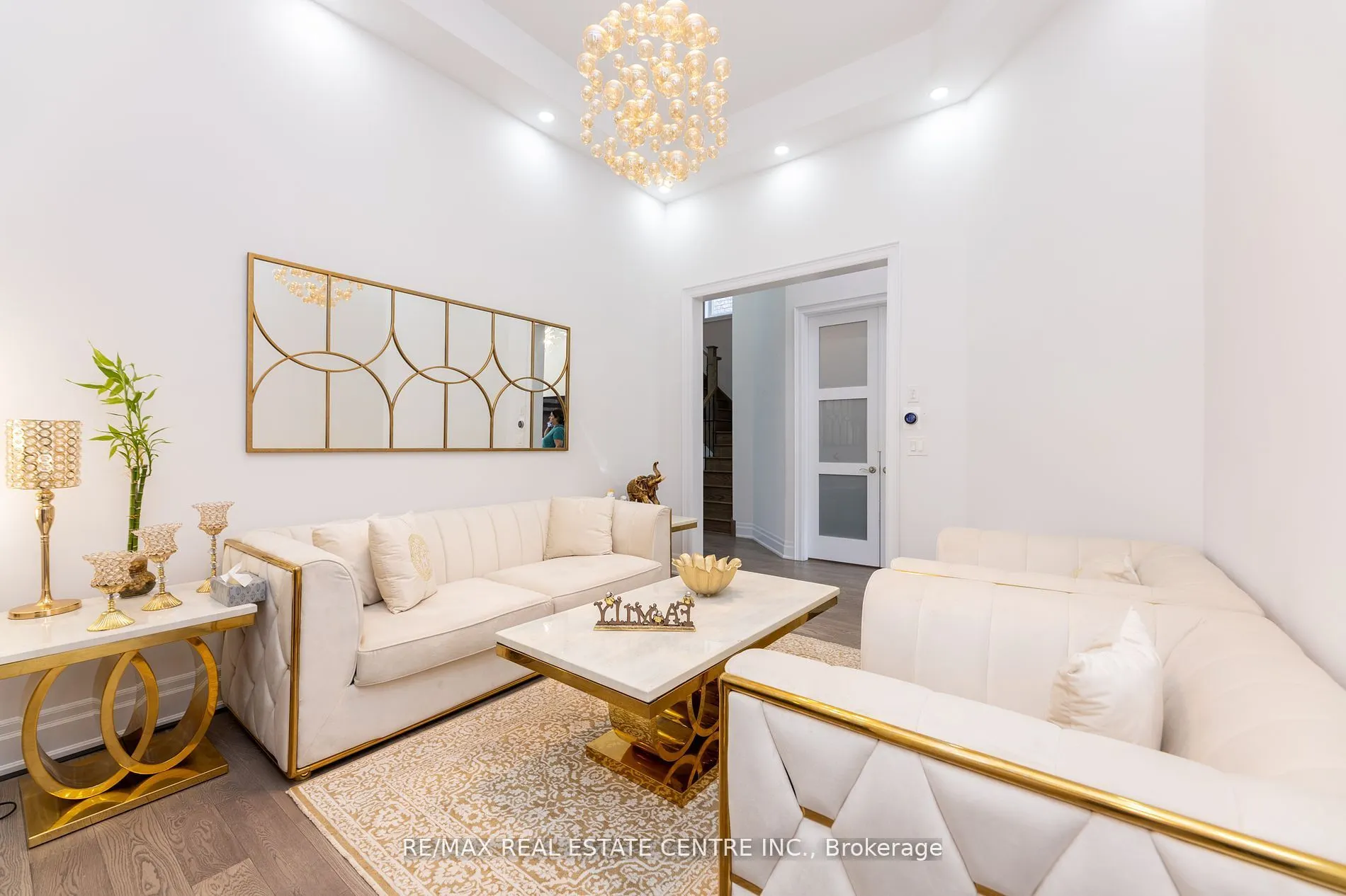 3422 Post Road N