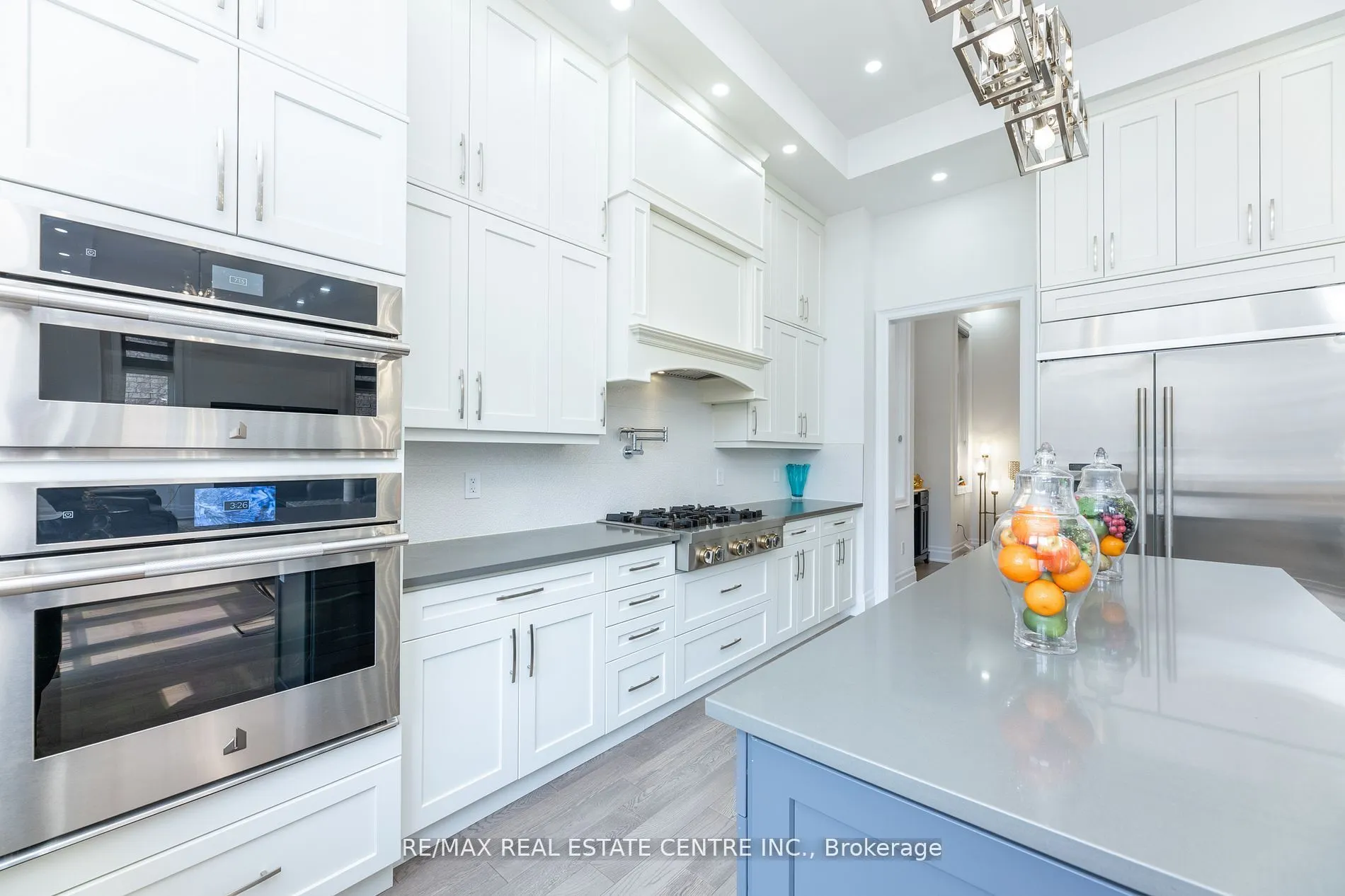 3422 Post Road N