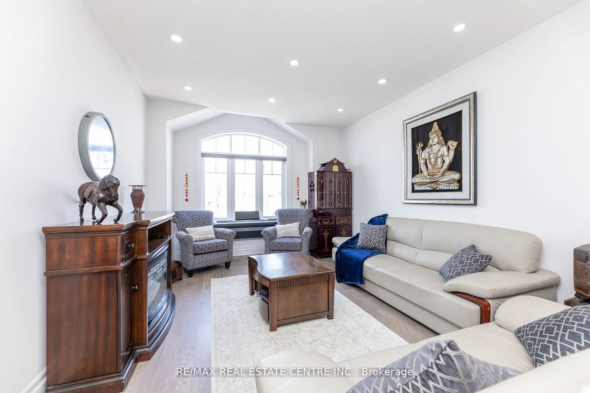 3422 Post Road N