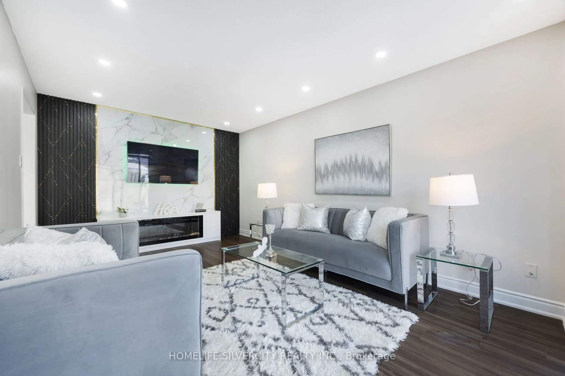 64 Clydesdale Circle