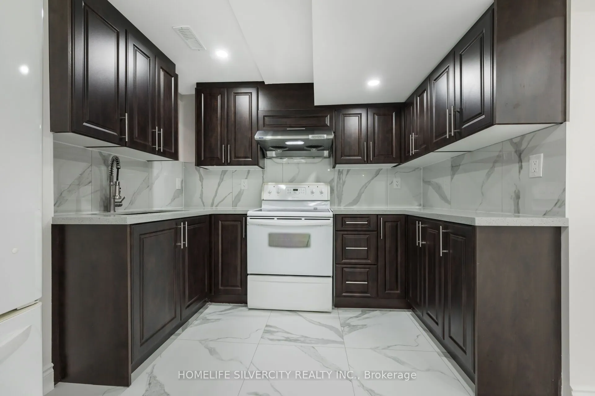 64 Clydesdale Circle