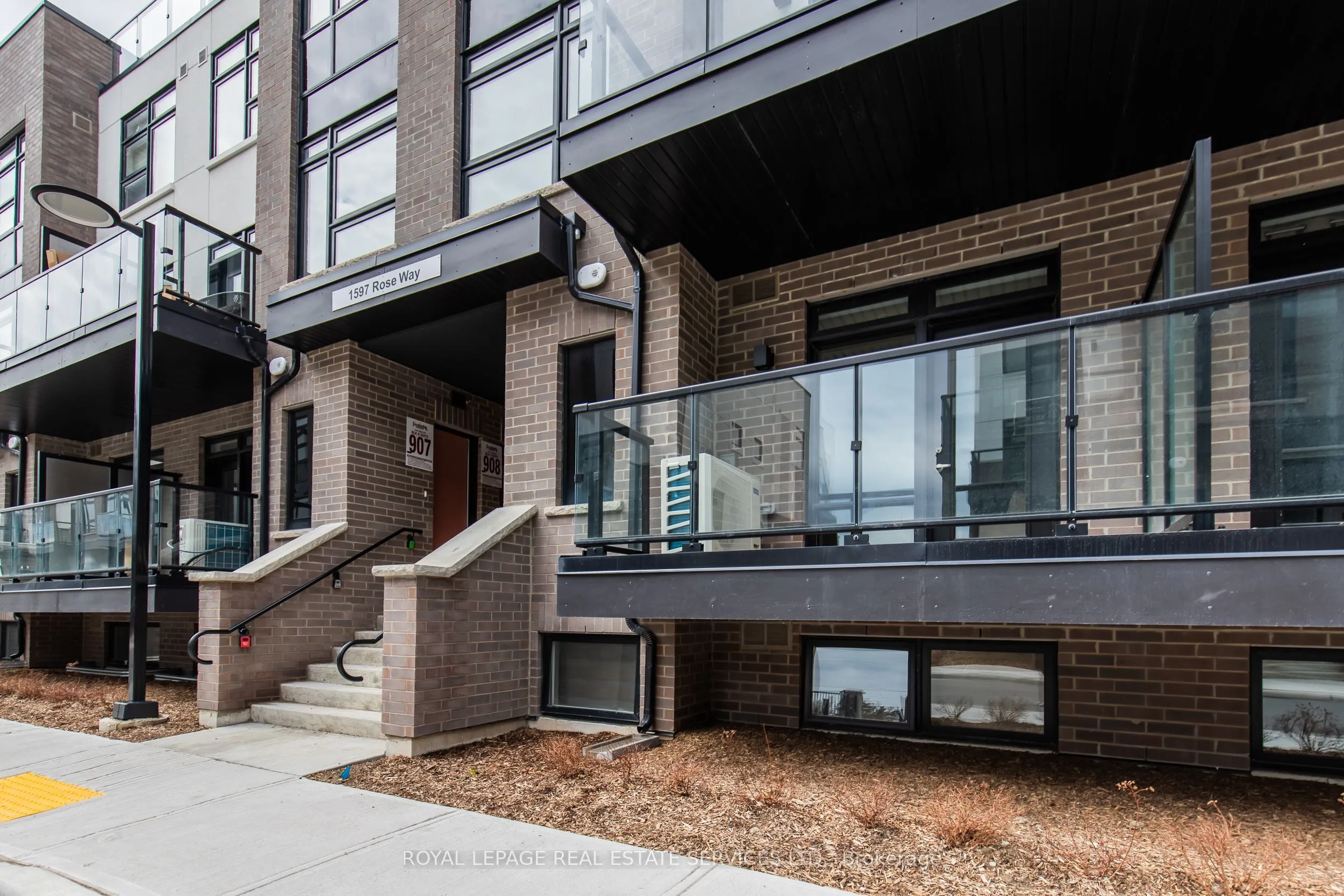 1597 Rose Way, #112