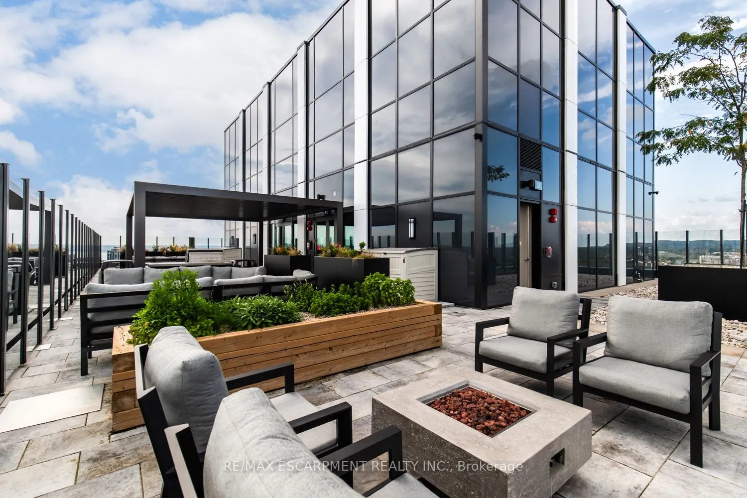 2007 James Street, #2102