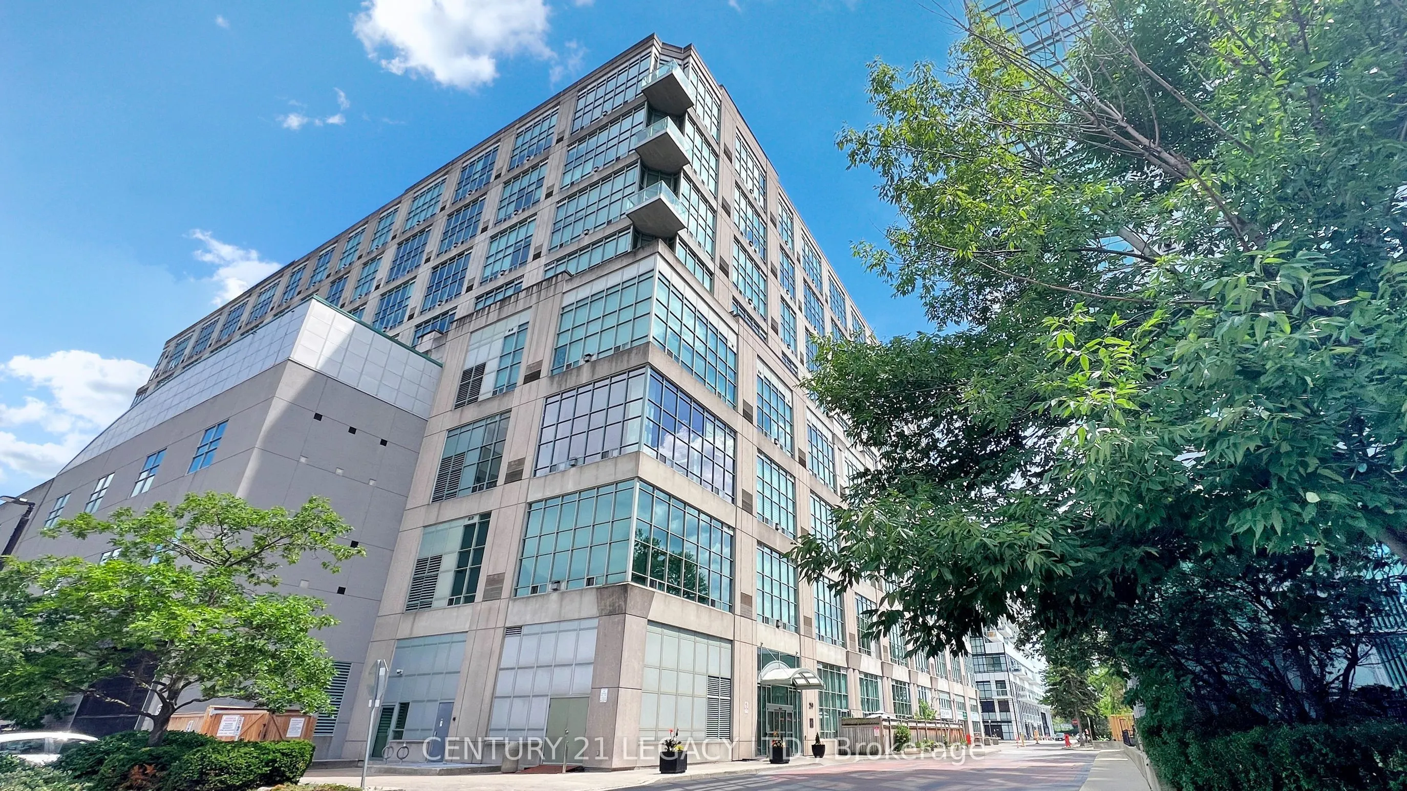 200 Manitoba Street, #433