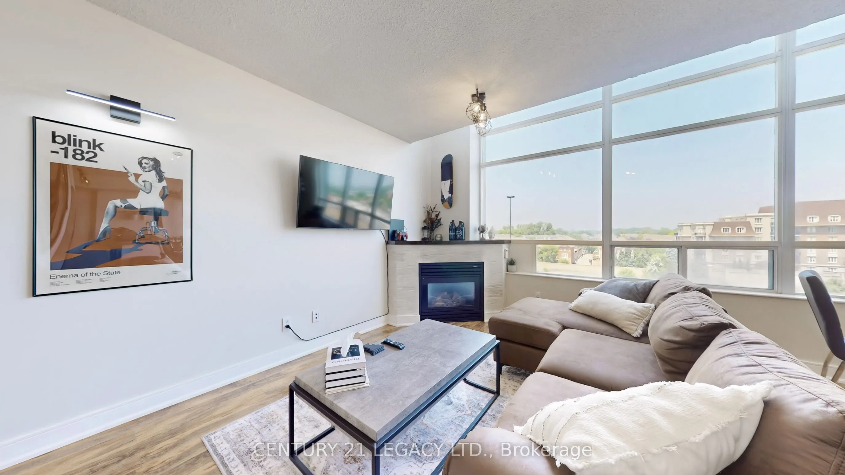 200 Manitoba Street, #433