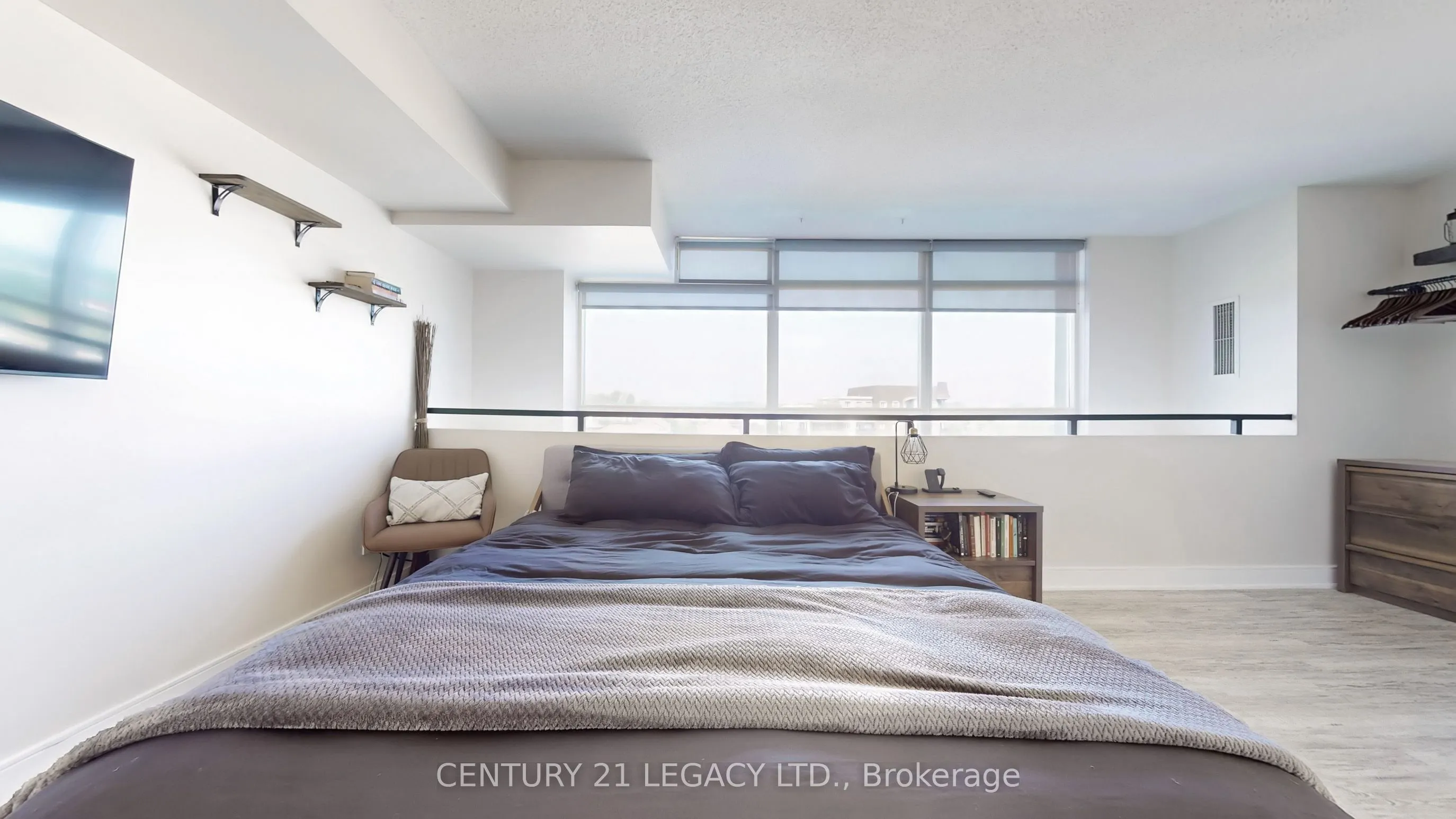 200 Manitoba Street, #433