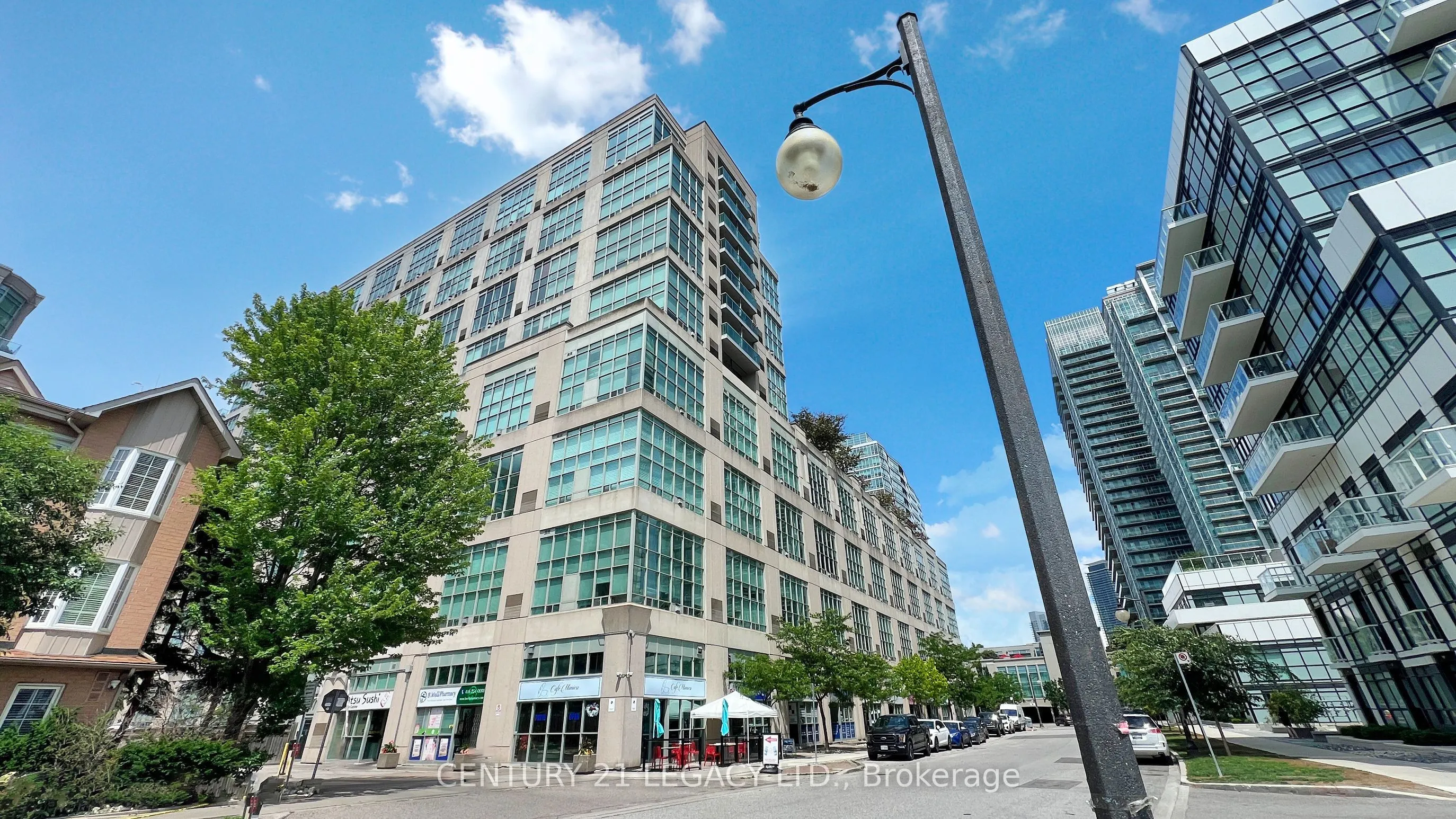 200 Manitoba Street, #433
