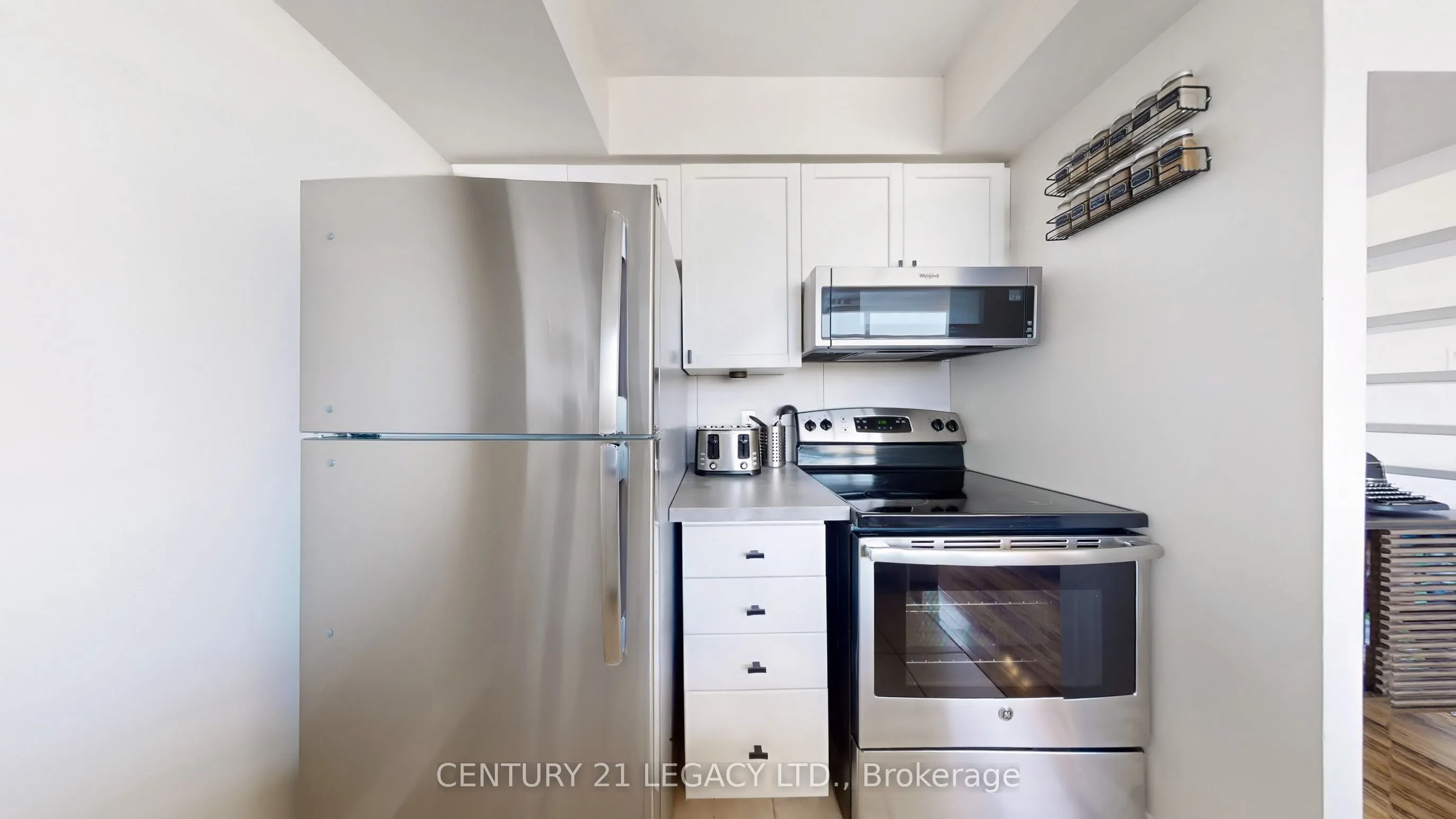 200 Manitoba Street, #433
