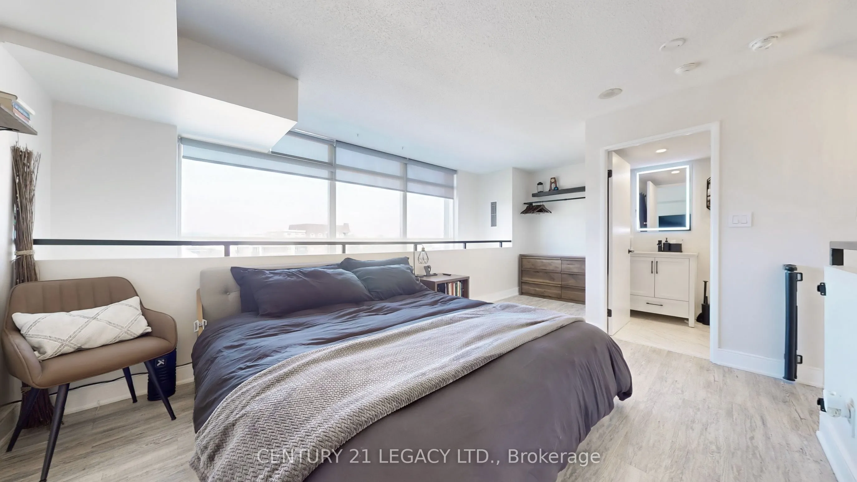 200 Manitoba Street, #433