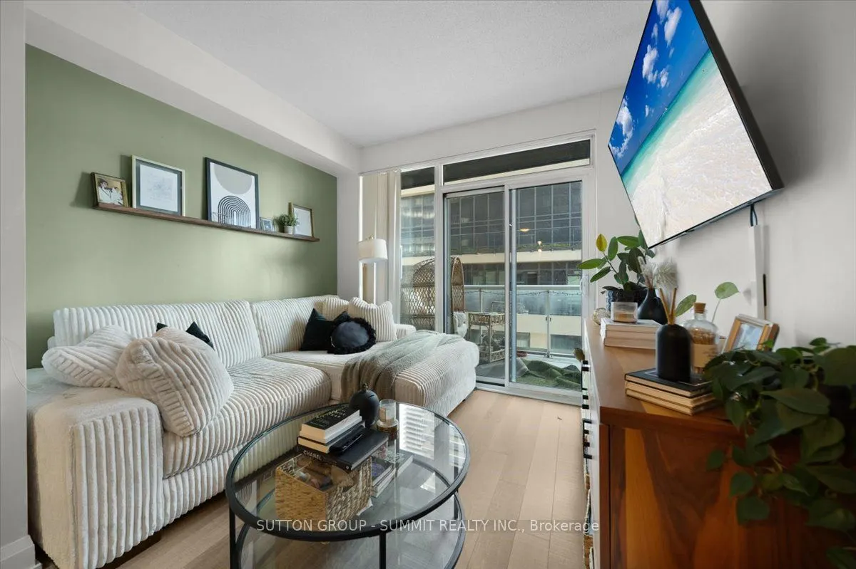56 Annie Craig Drive, #907