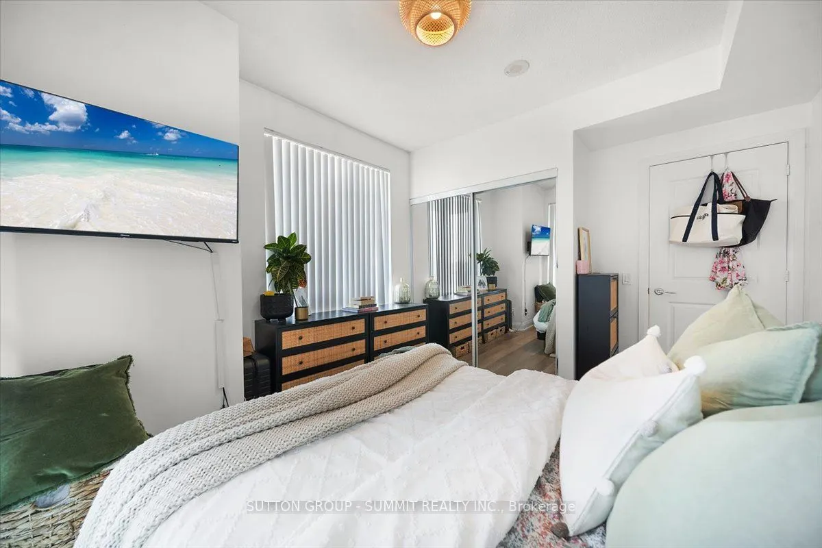 56 Annie Craig Drive, #907