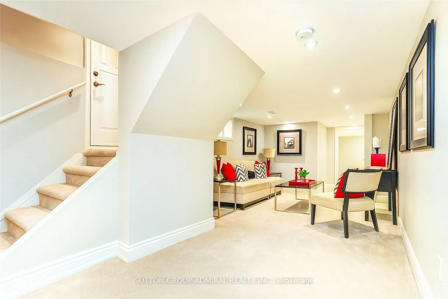 182 South Kingsway